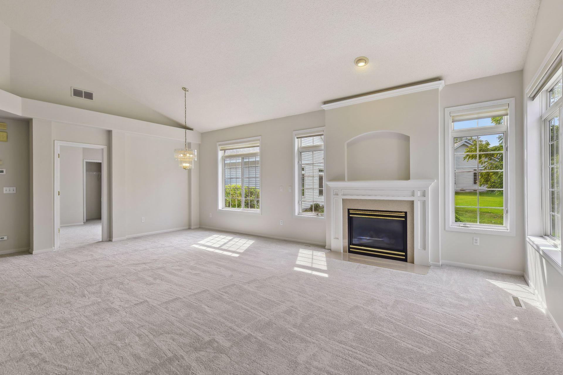 4245 Lawndale Lane N