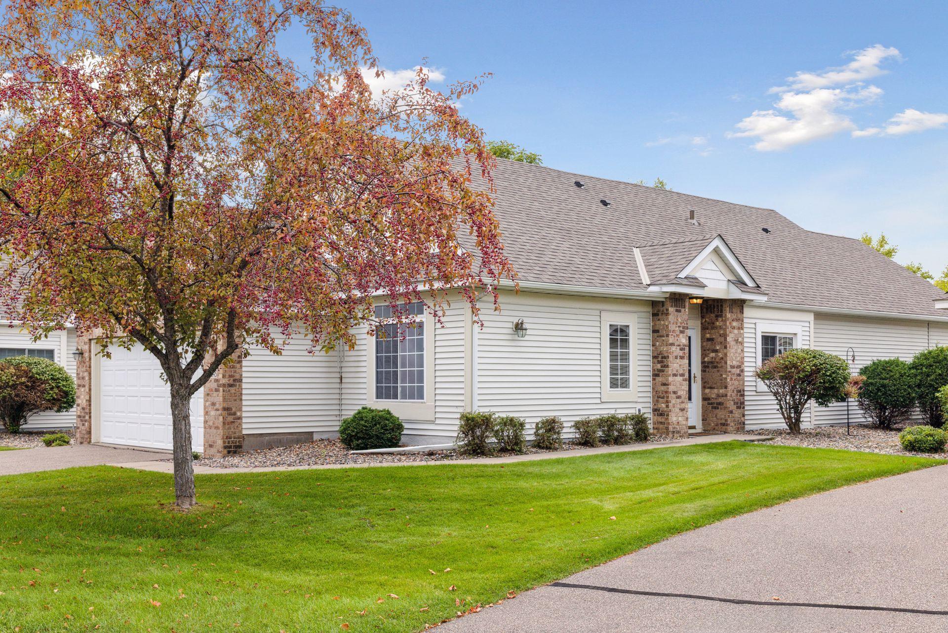 4245 Lawndale Lane N