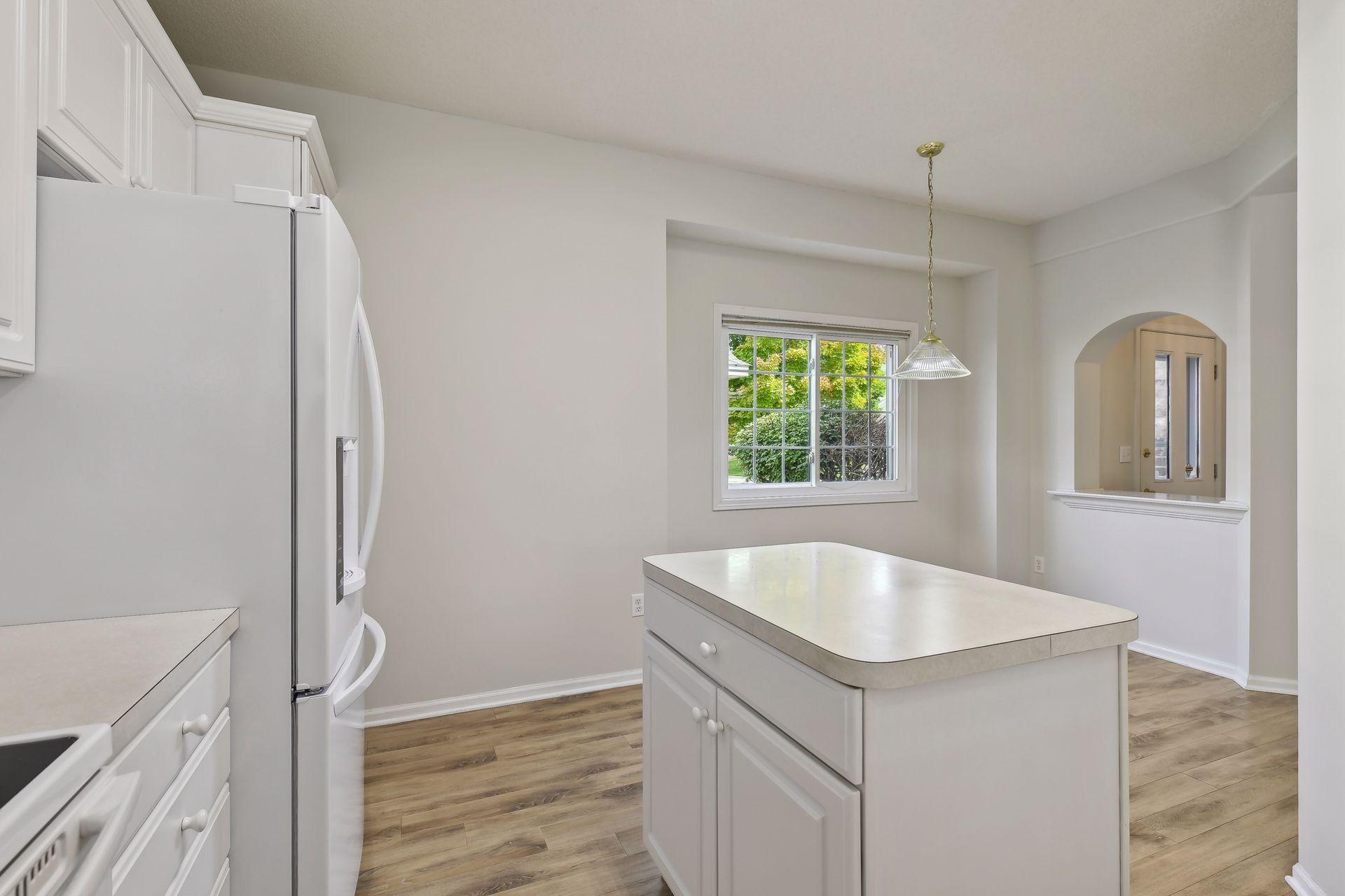 4245 Lawndale Lane N