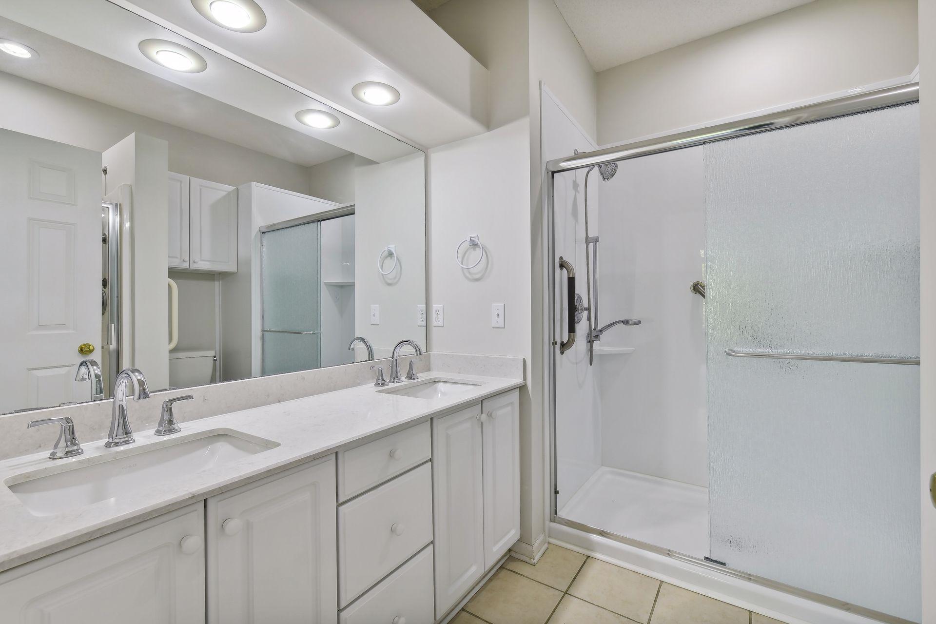 4245 Lawndale Lane N