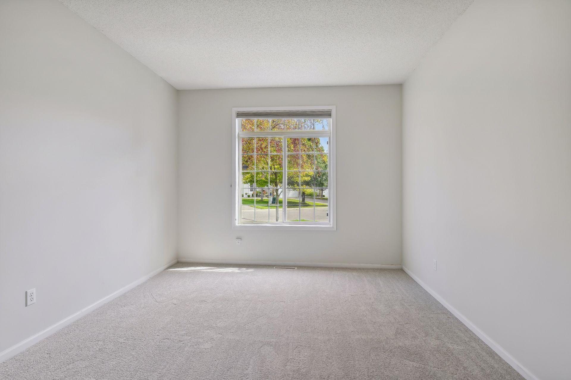 4245 Lawndale Lane N