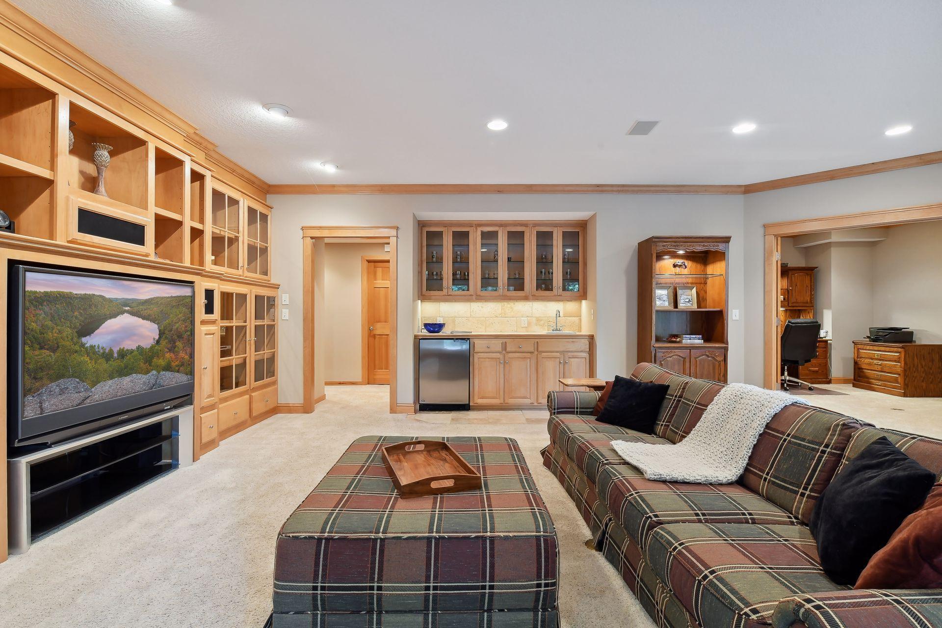 6065 High Pointe Road