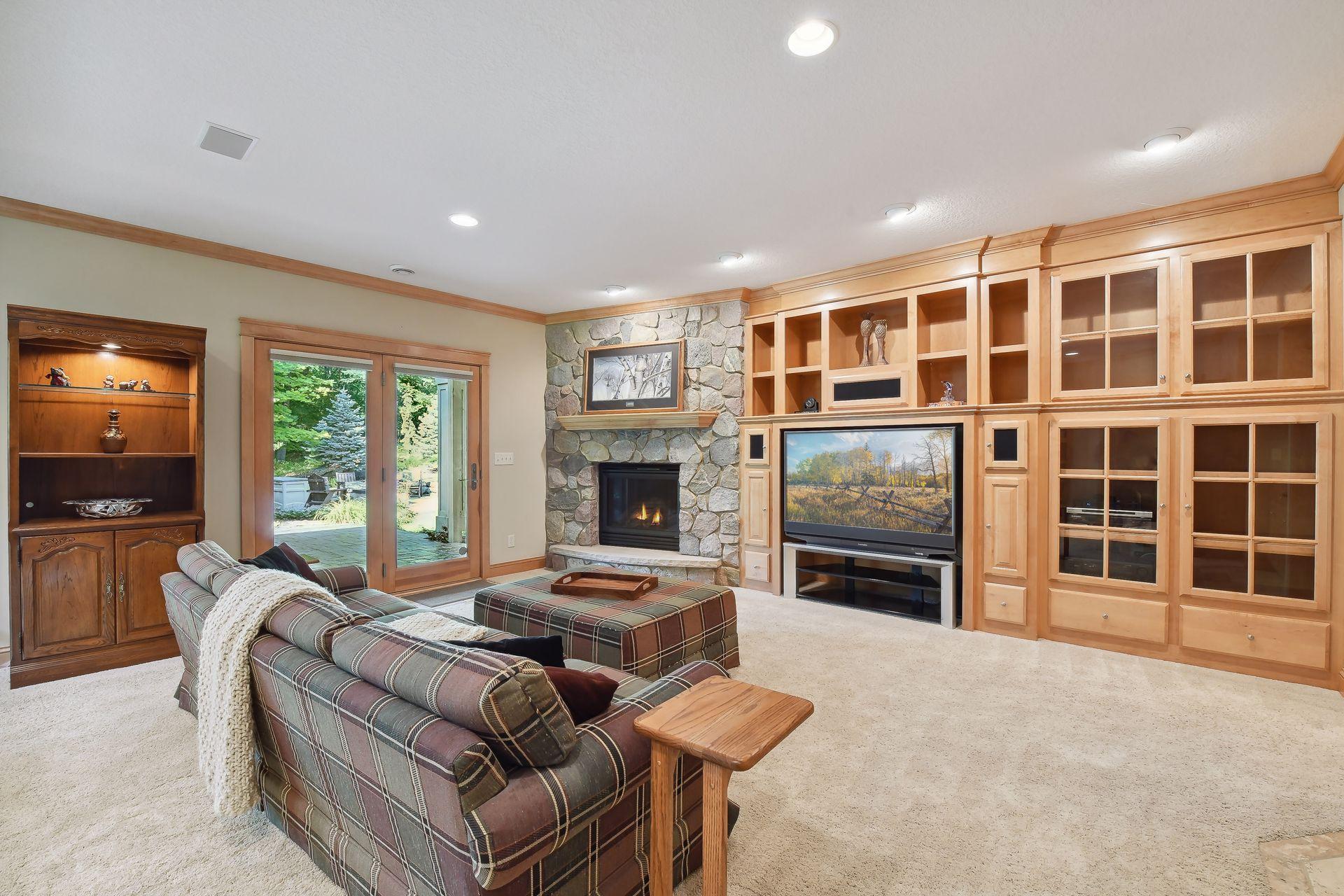 6065 High Pointe Road