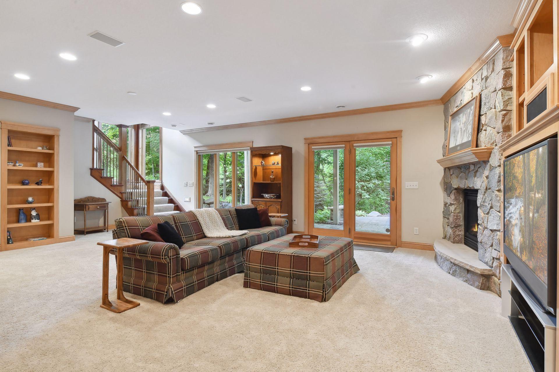 6065 High Pointe Road