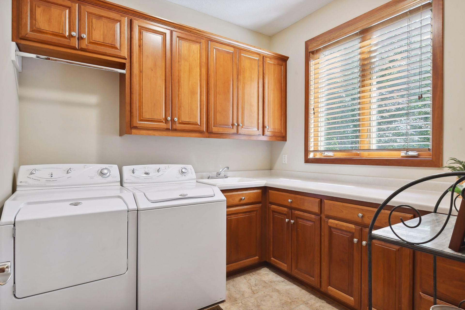 6065 High Pointe Road