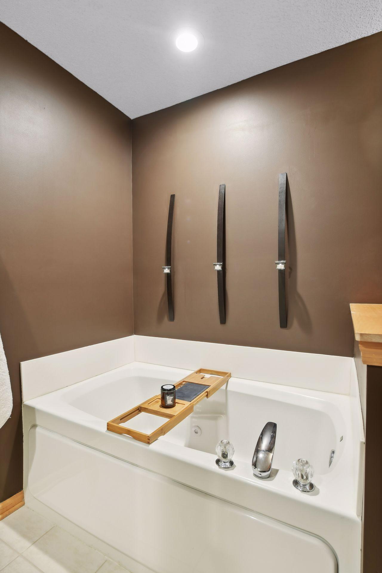 6090 W 16th Street Unit: 903