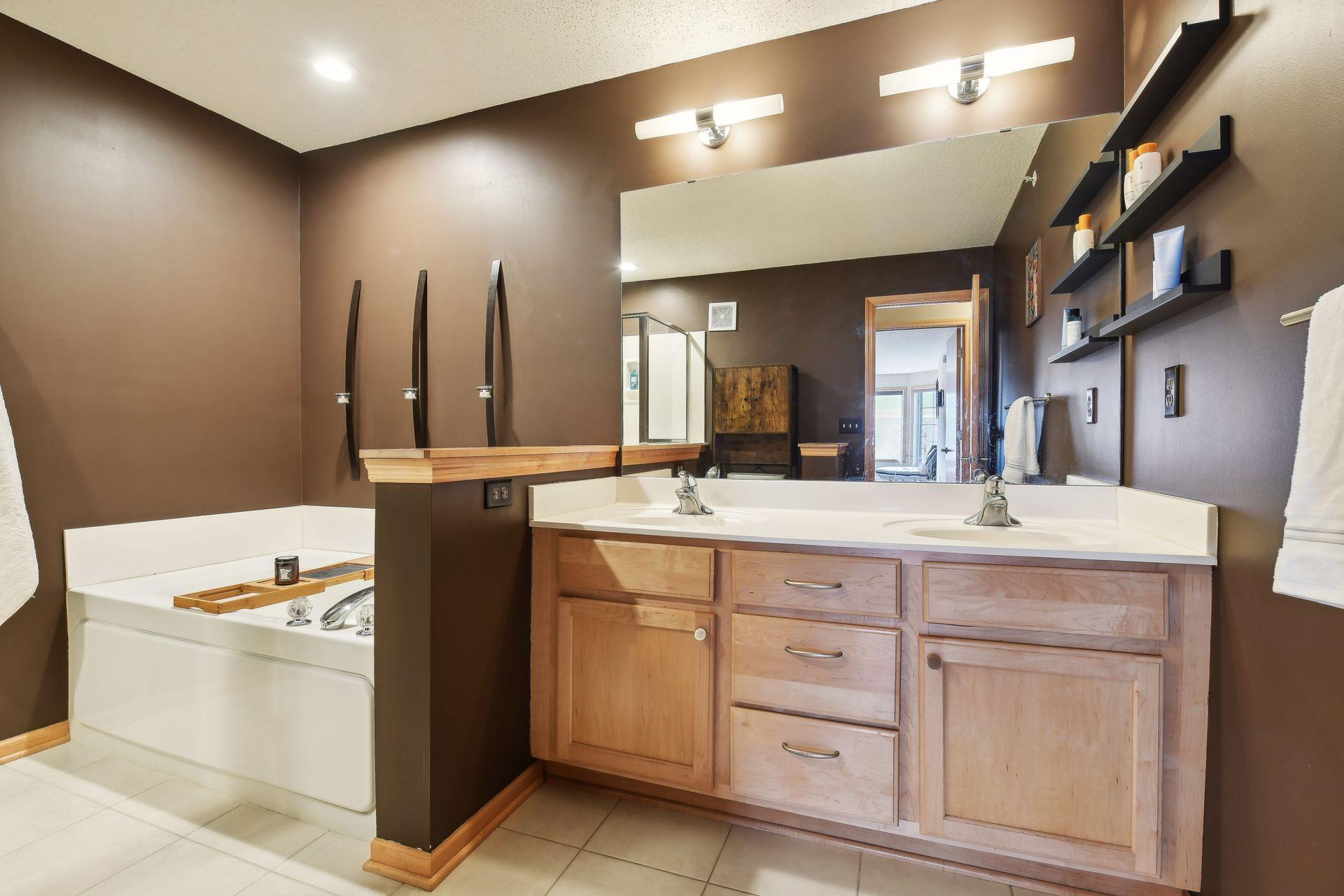 6090 W 16th Street Unit: 903