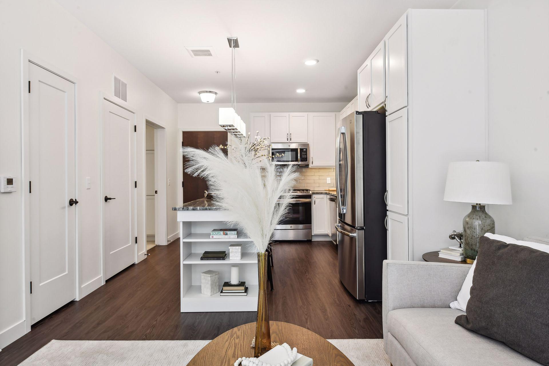 12610 Ridgedale Drive Unit: 521