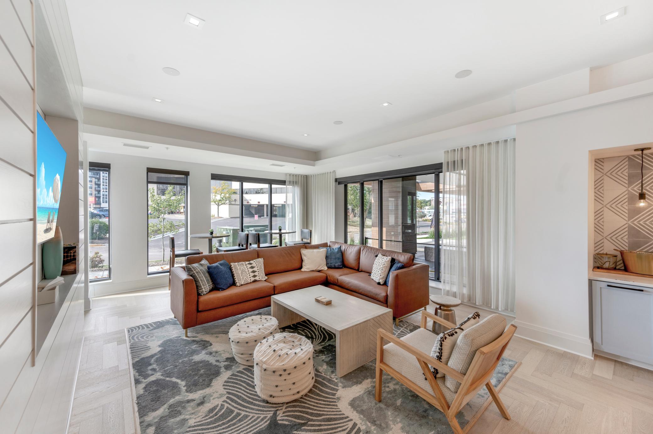 12610 Ridgedale Drive Unit: 521