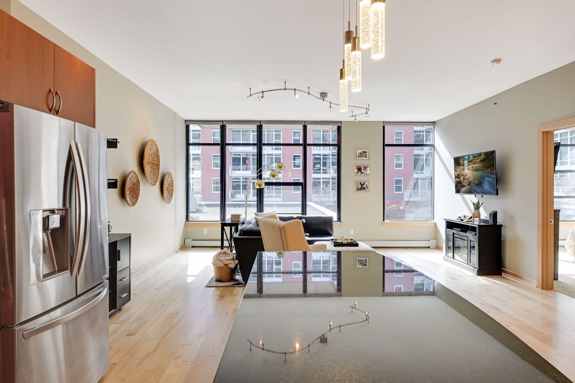 215 10th Avenue S Unit: 207