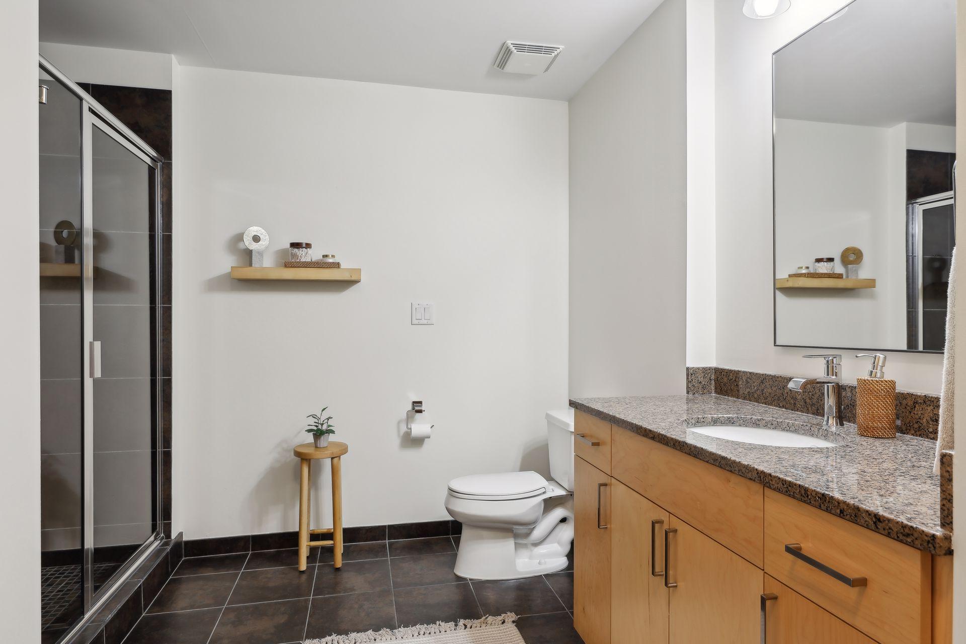 215 10th Avenue S Unit: 207