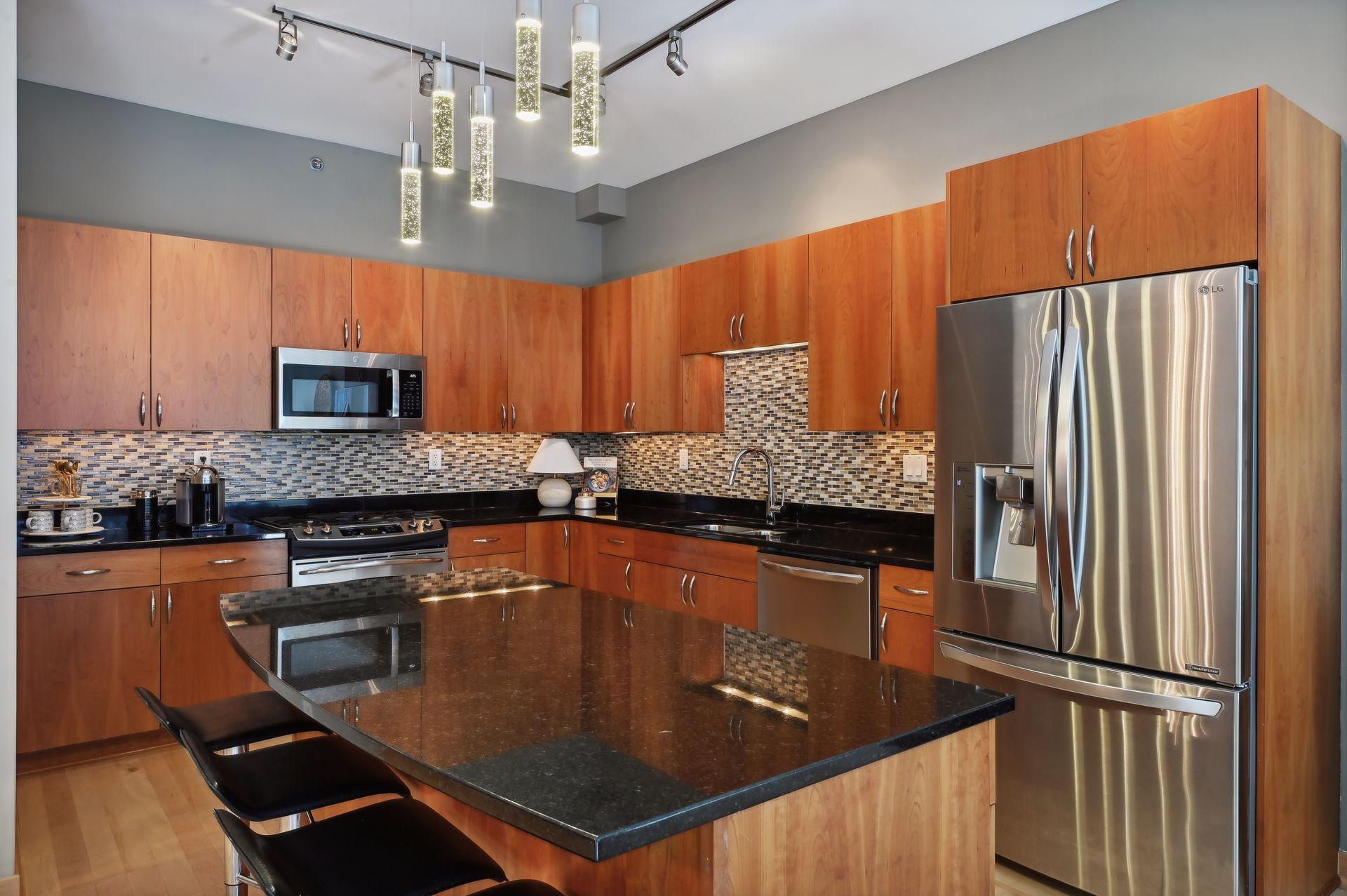 215 10th Avenue S Unit: 207