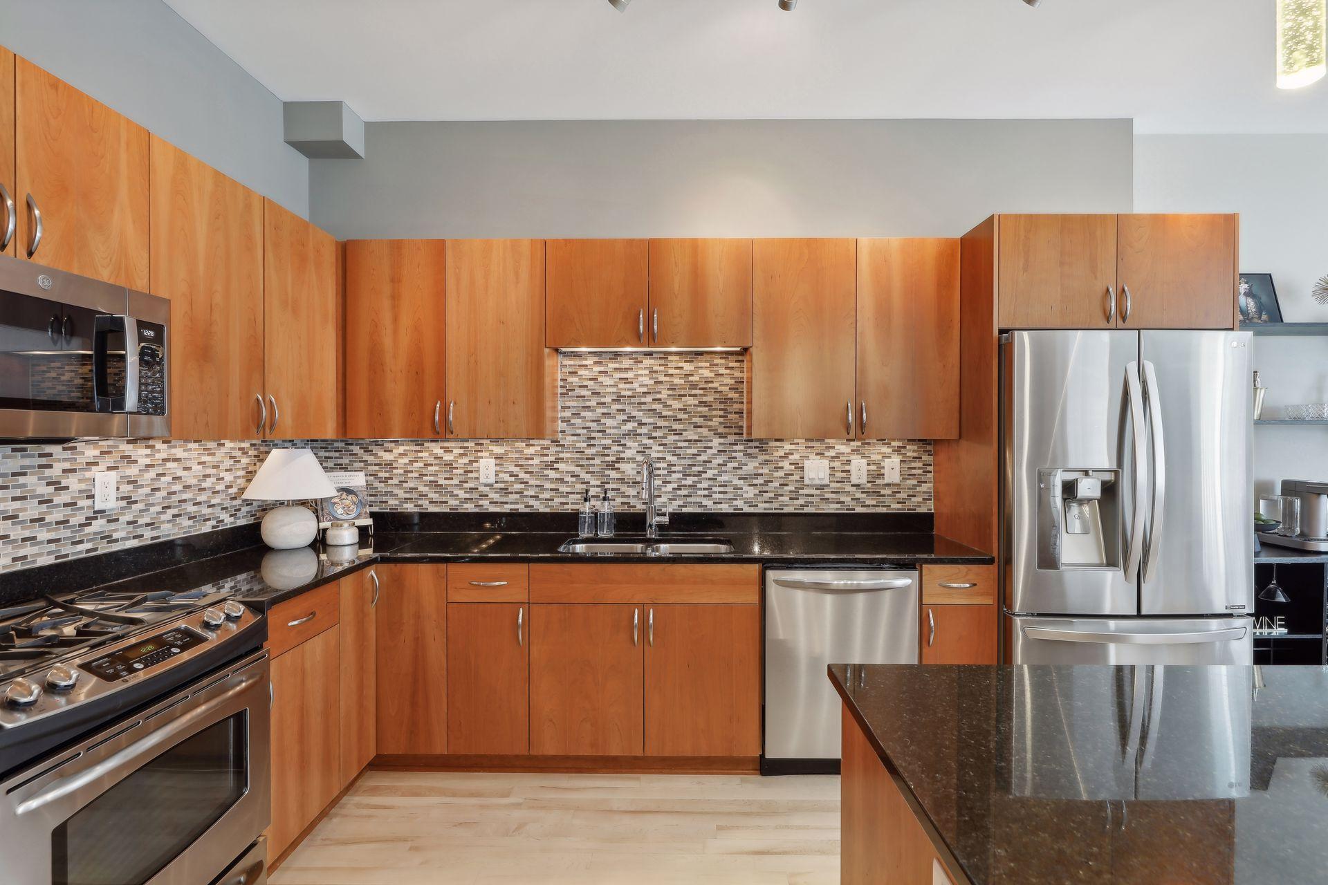 215 10th Avenue S Unit: 207