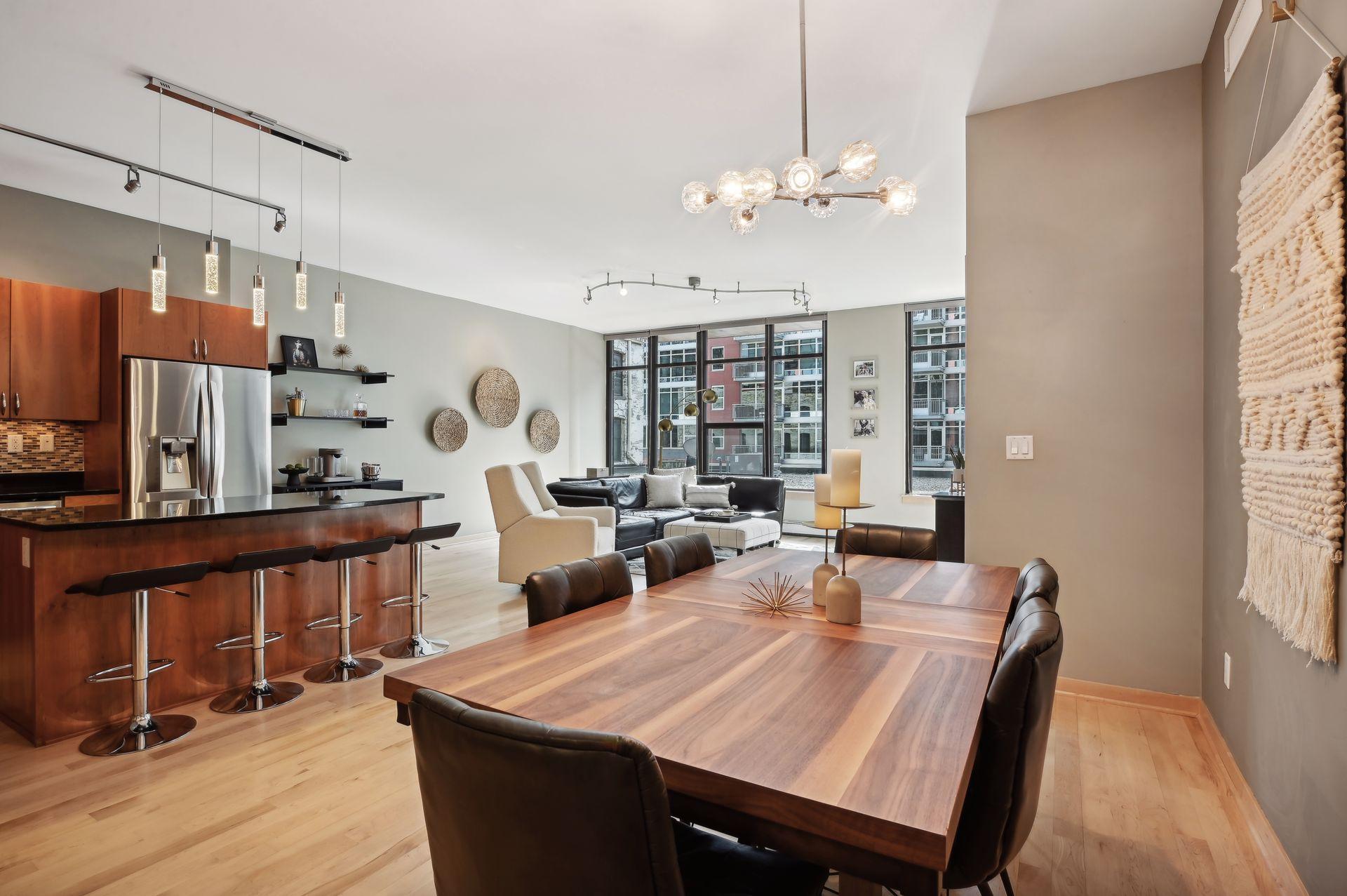 215 10th Avenue S Unit: 207