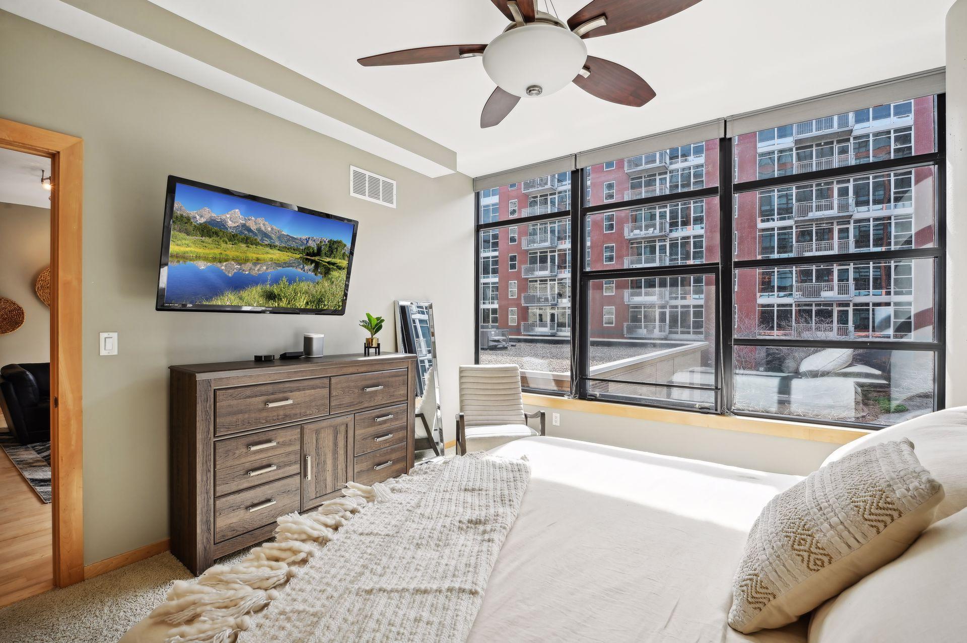 215 10th Avenue S Unit: 207