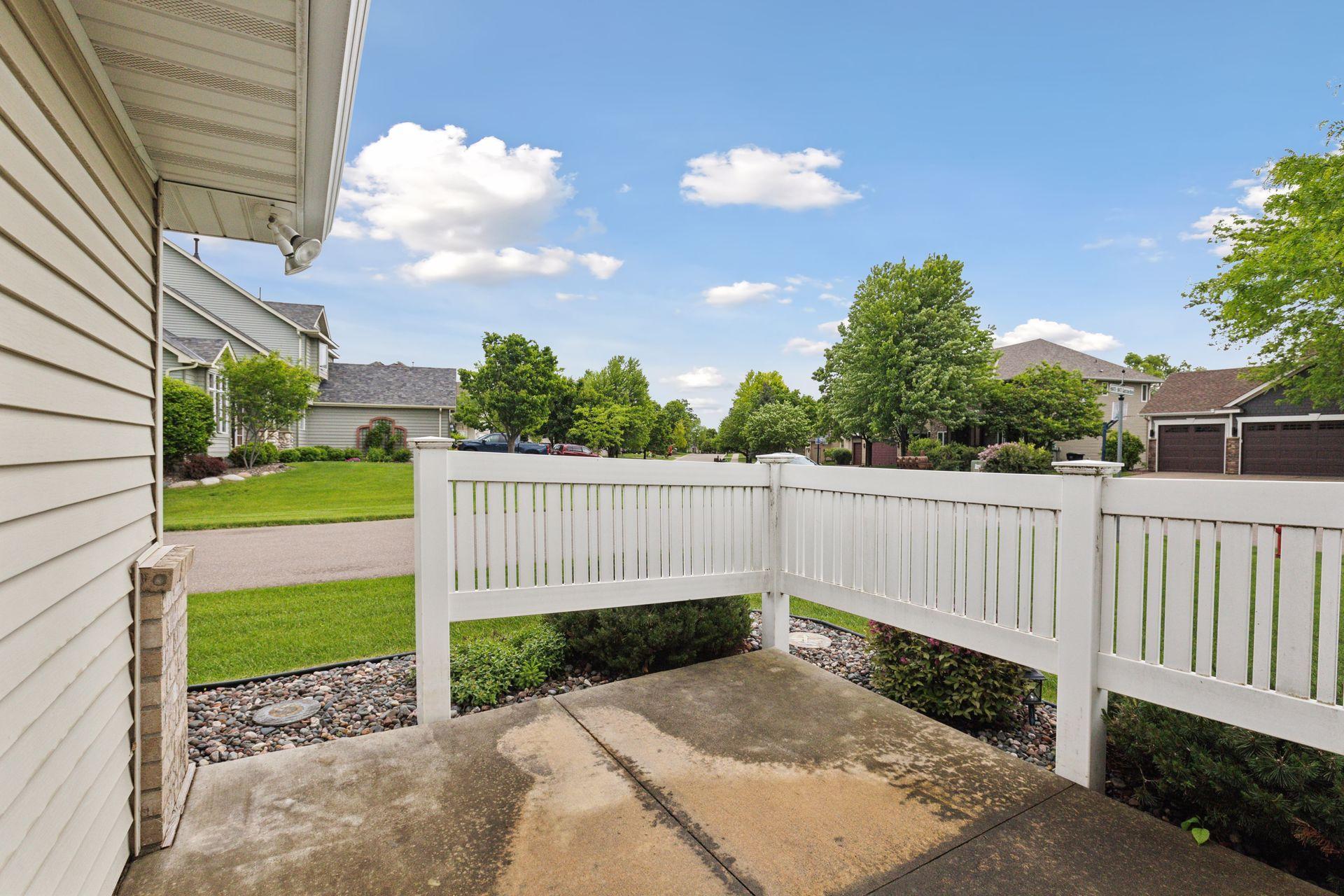 18470 Gladstone Boulevard N