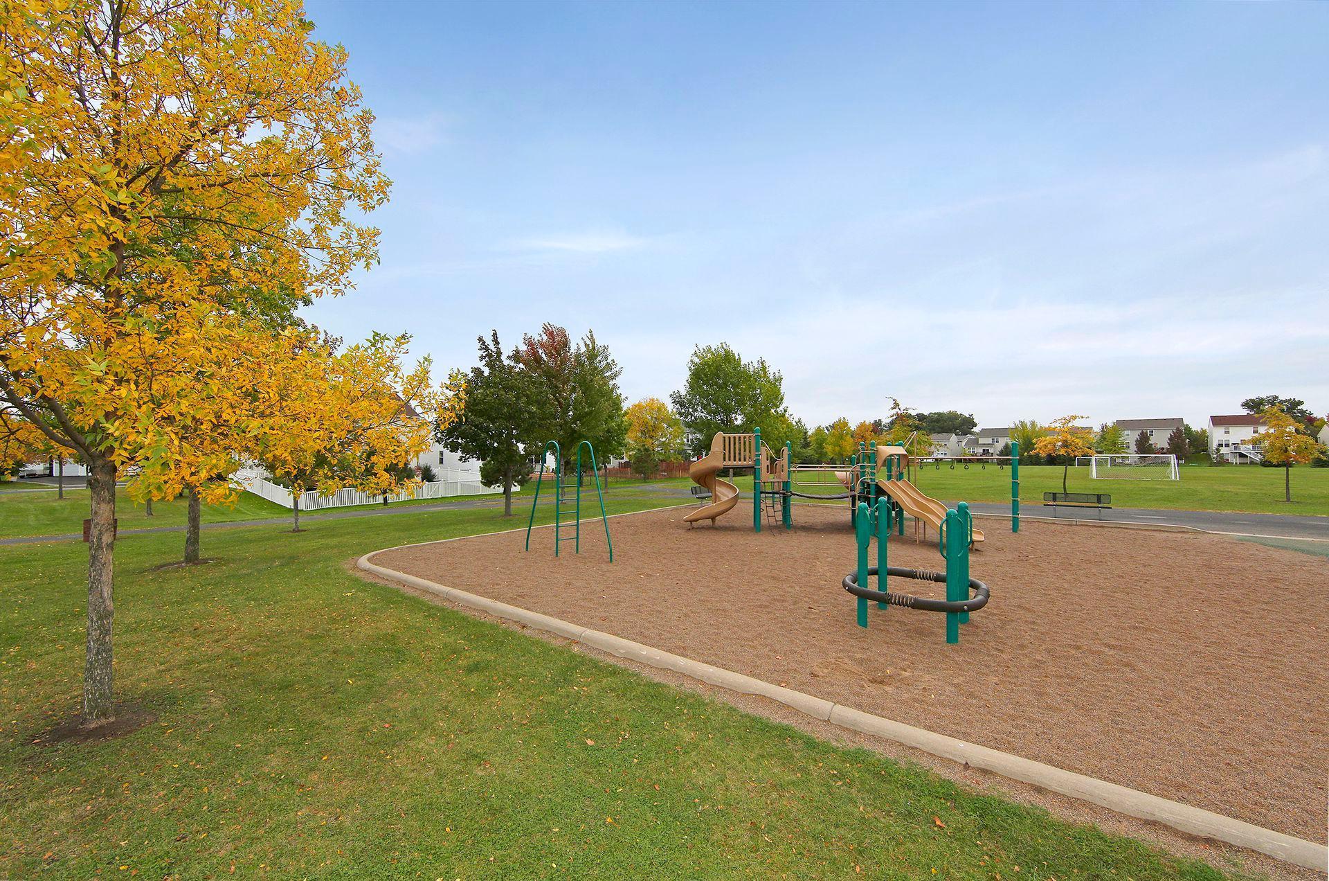 18470 Gladstone Boulevard N