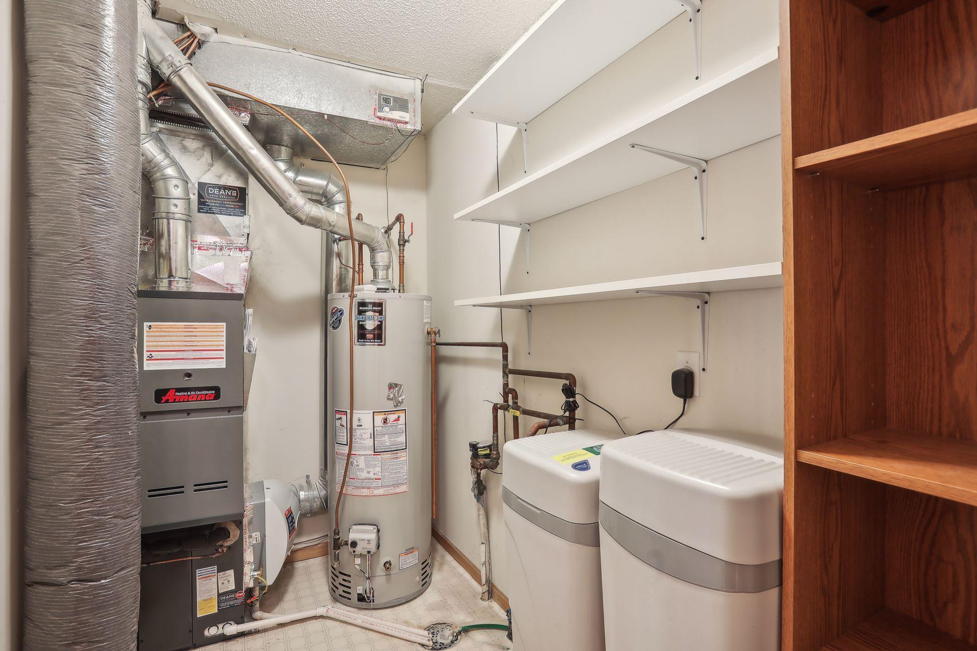 18470 Gladstone Boulevard N