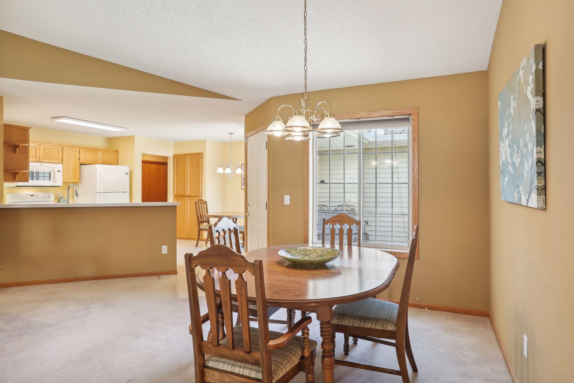 18470 Gladstone Boulevard N