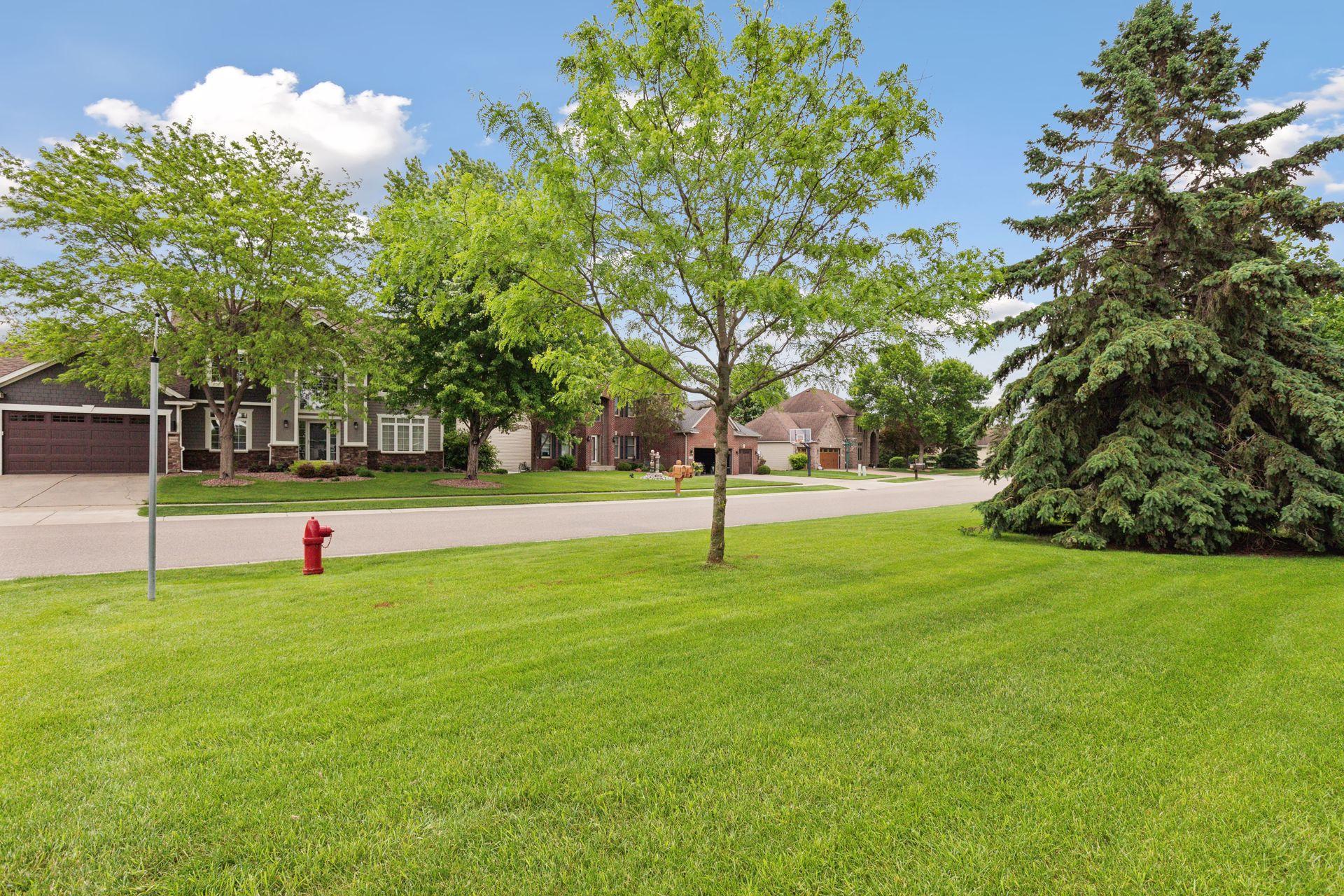 18470 Gladstone Boulevard N