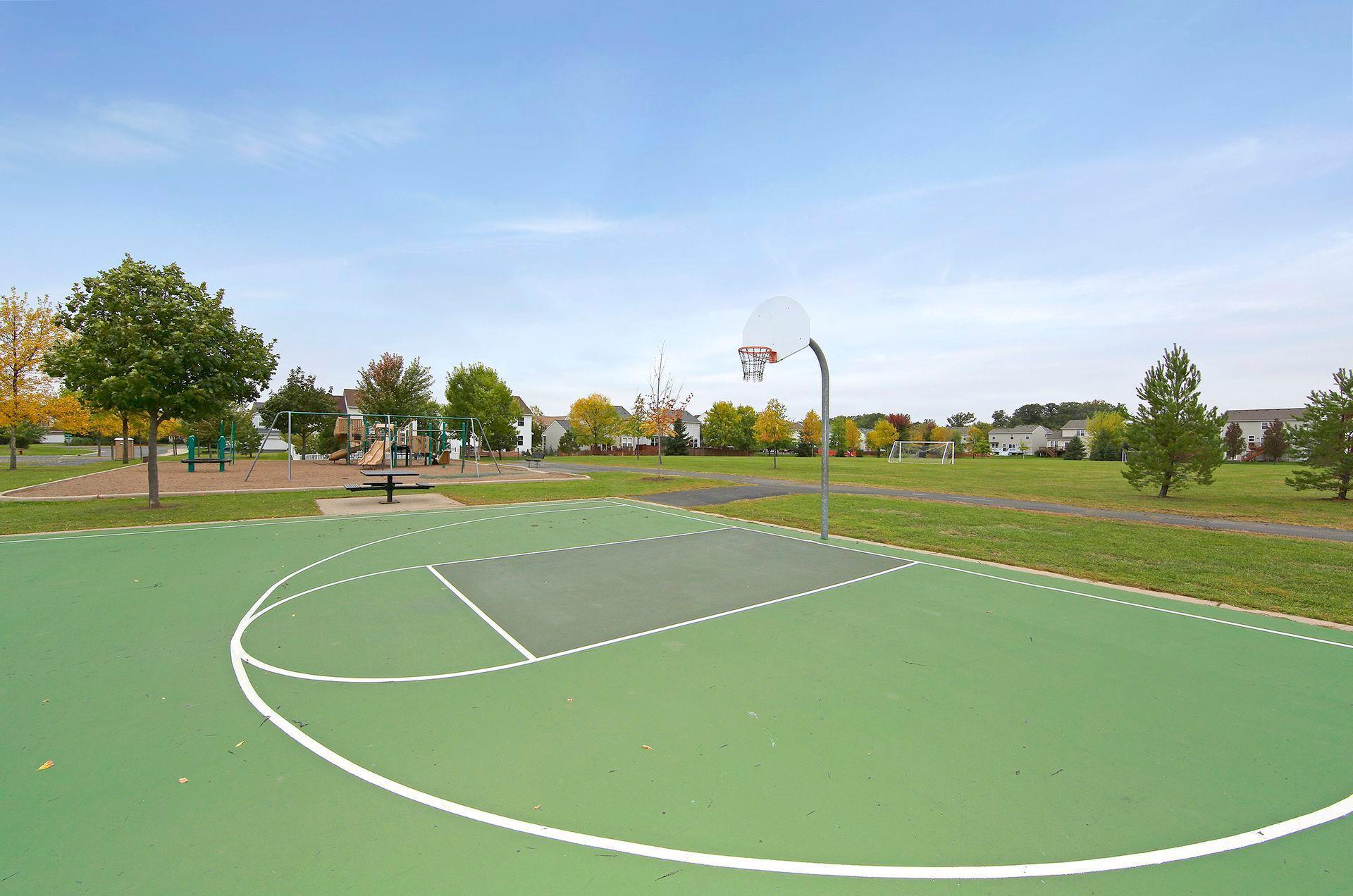 18470 Gladstone Boulevard N