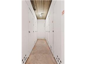 205 Barry Avenue S Unit: 220