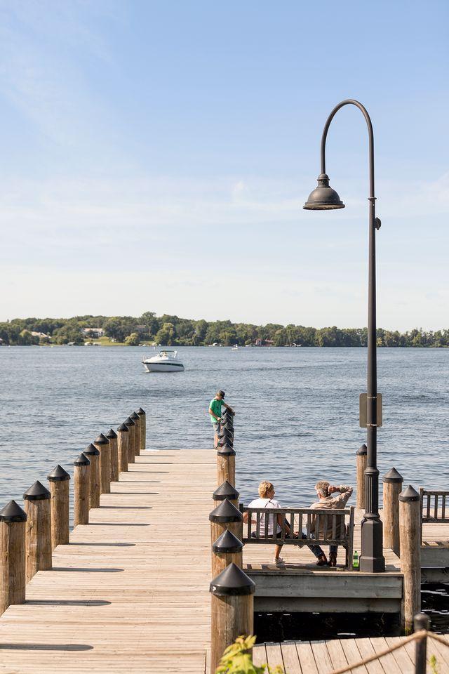 205 Barry Avenue S Unit: 220