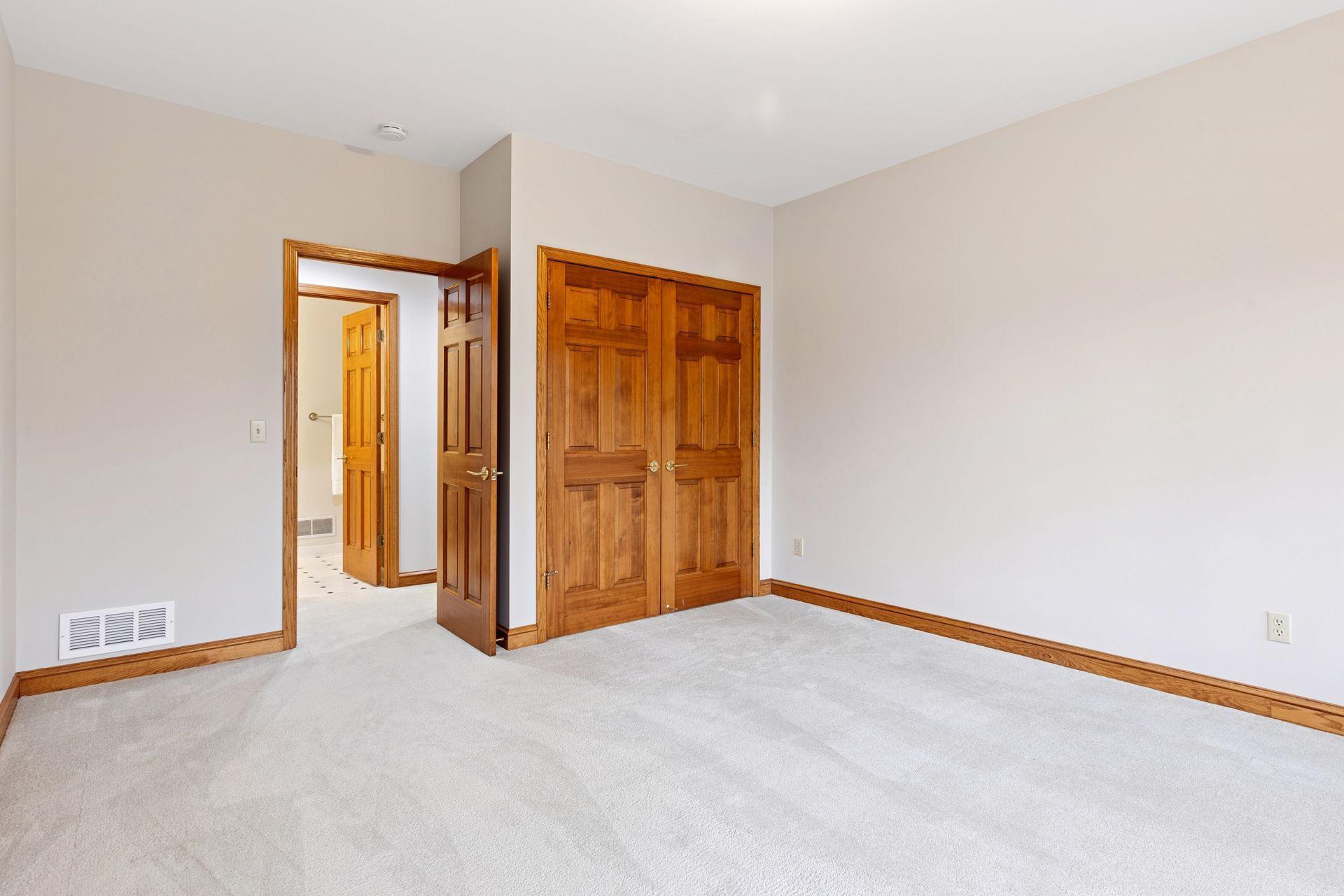 2571 Abbey Hill Drive