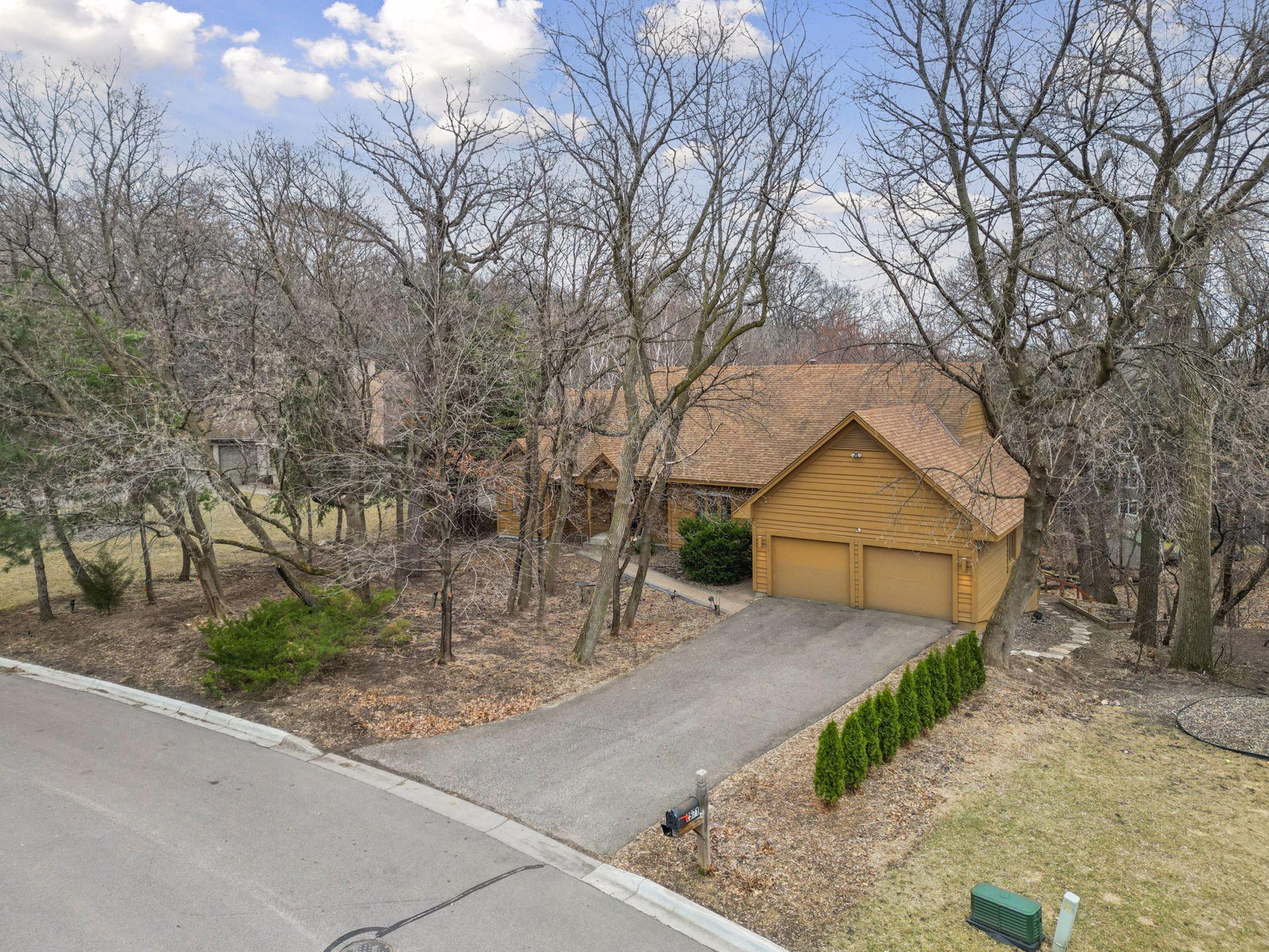 2571 Abbey Hill Drive