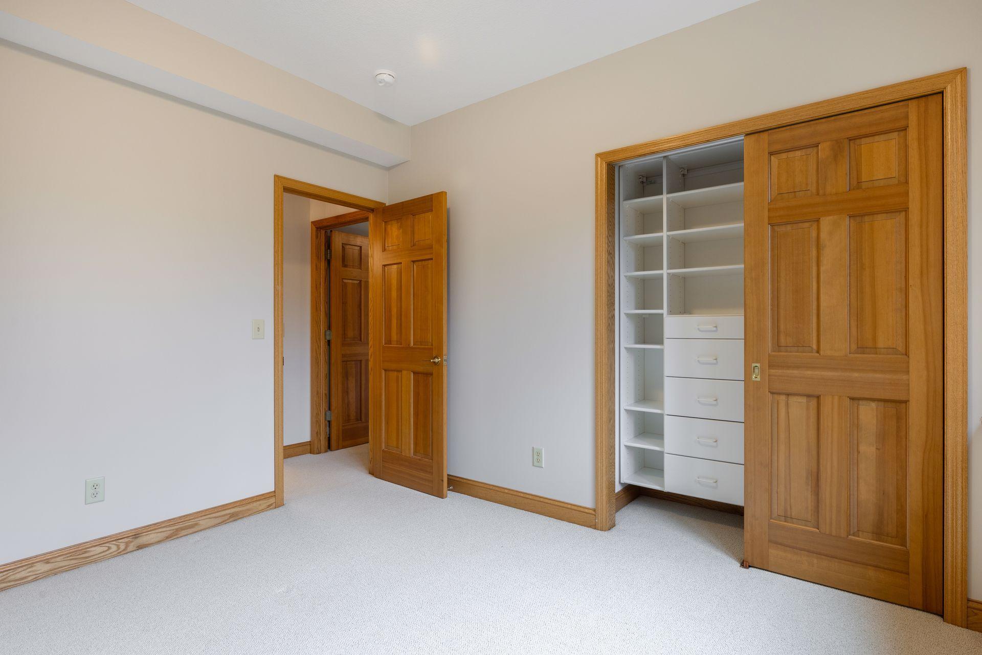 2571 Abbey Hill Drive