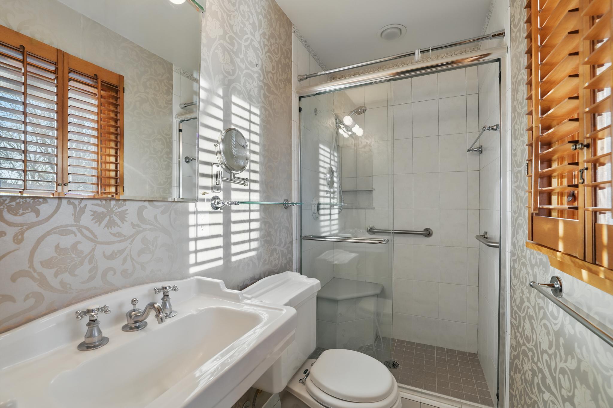 15673 Woodgate Road S