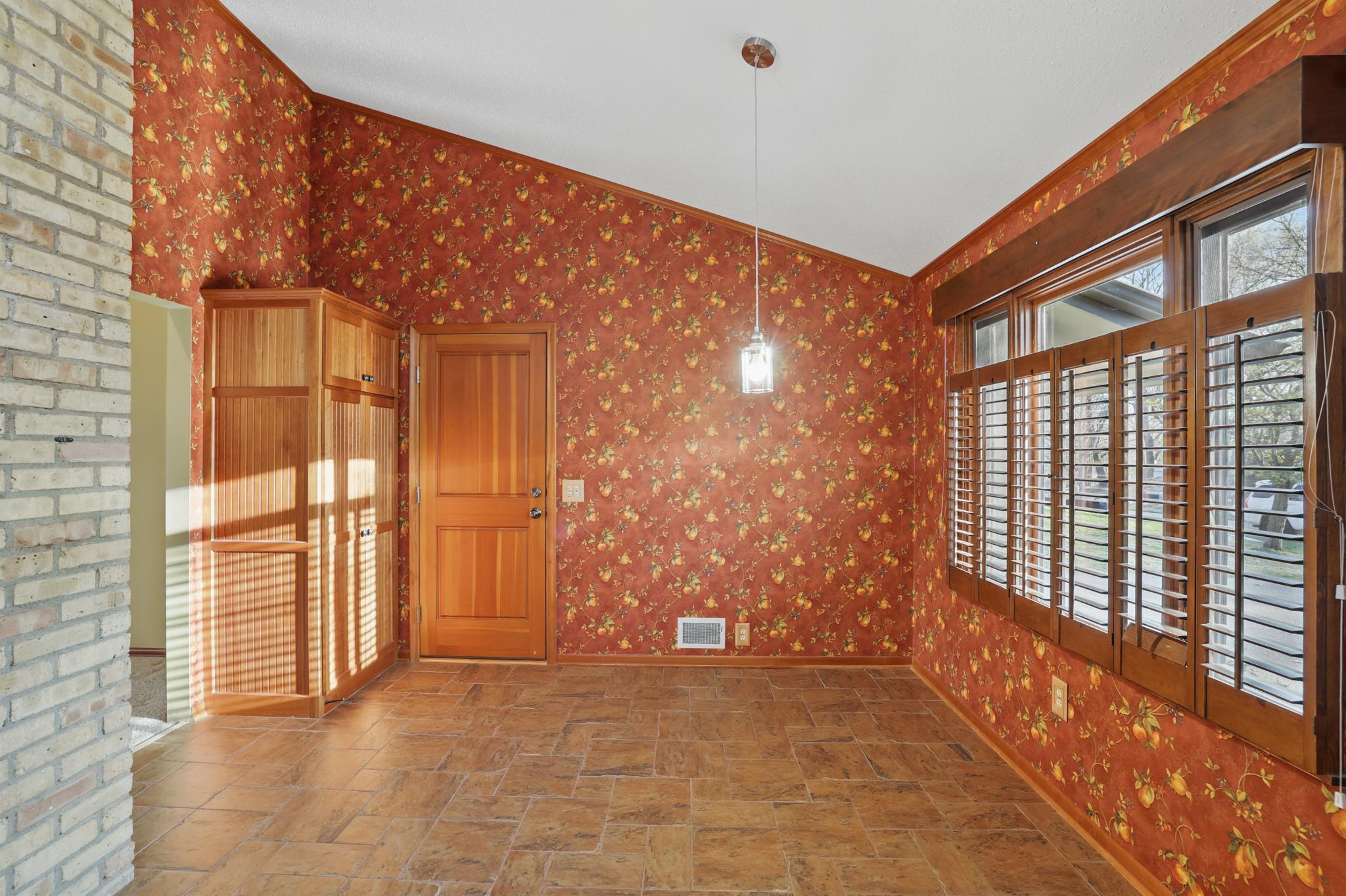 15673 Woodgate Road S