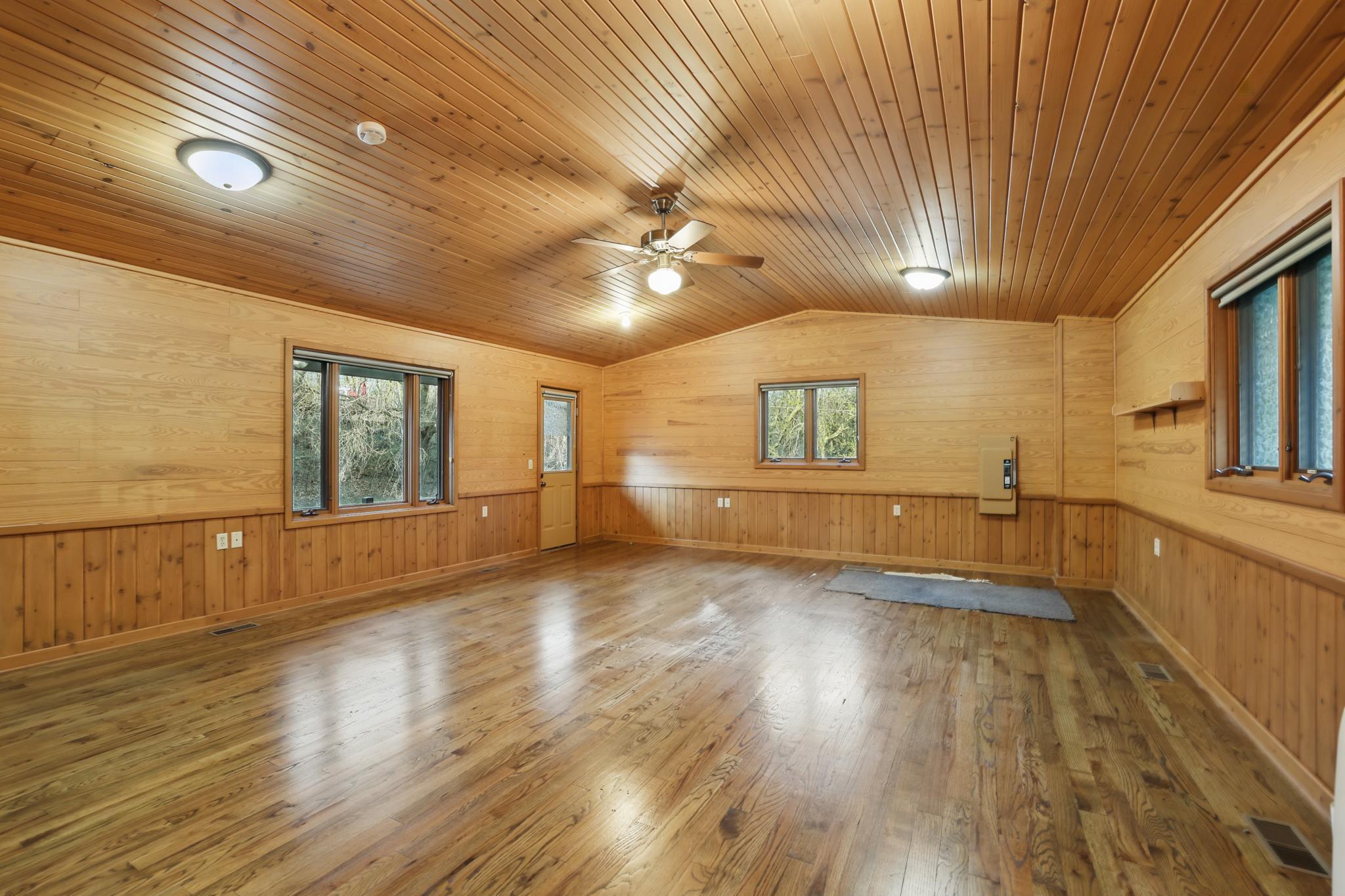 15673 Woodgate Road S