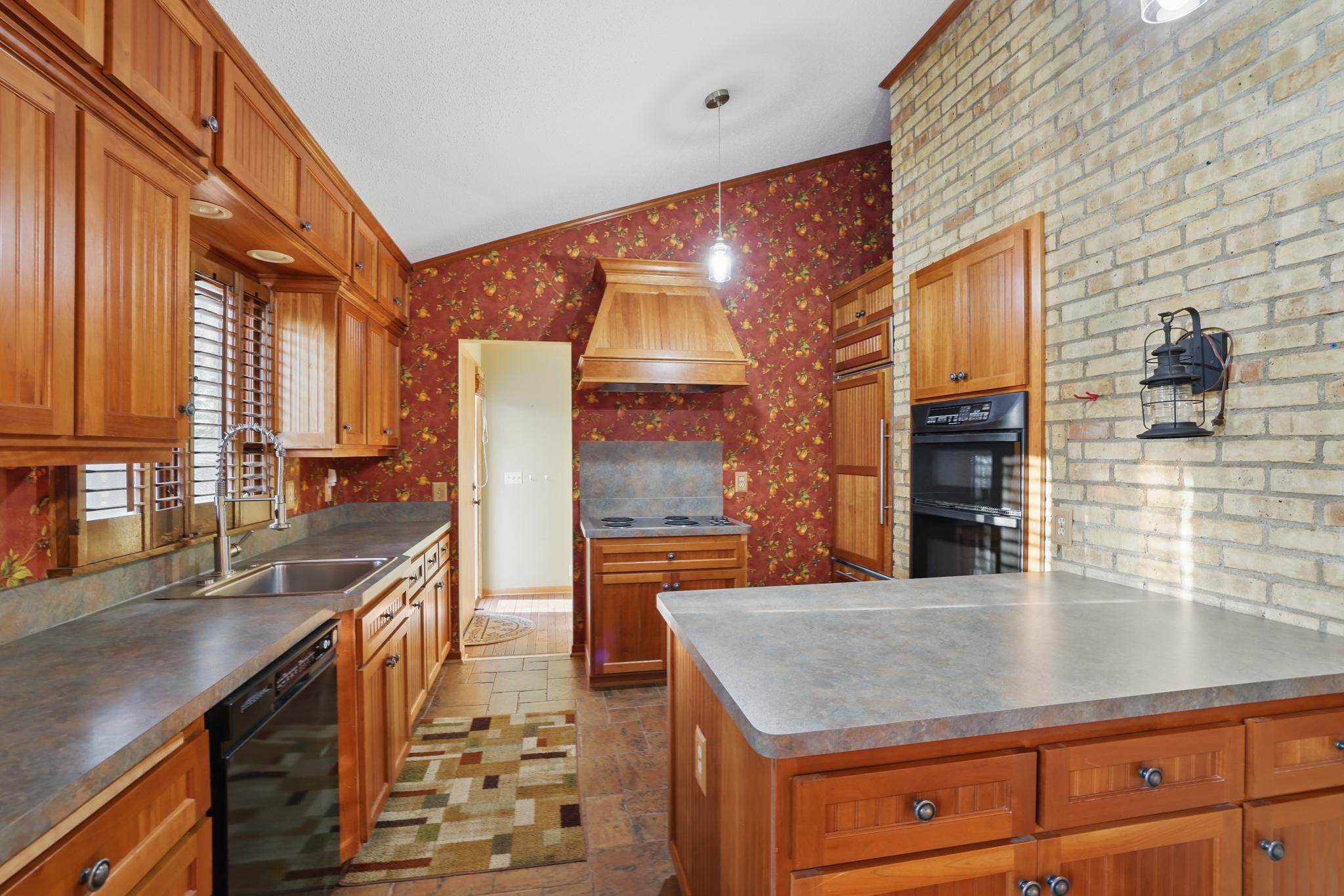 15673 Woodgate Road S