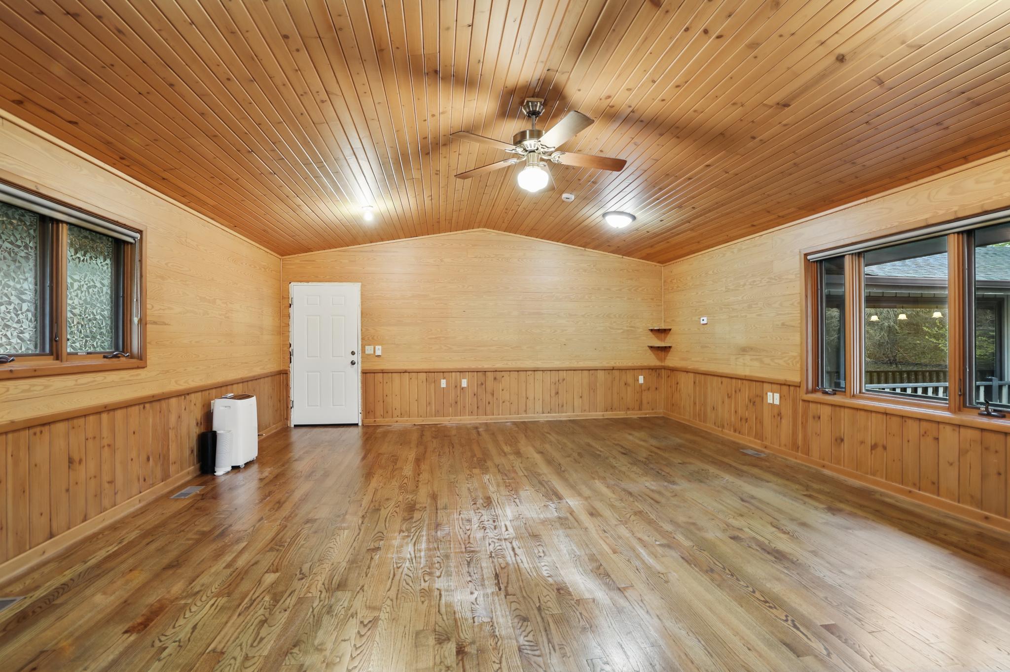 15673 Woodgate Road S