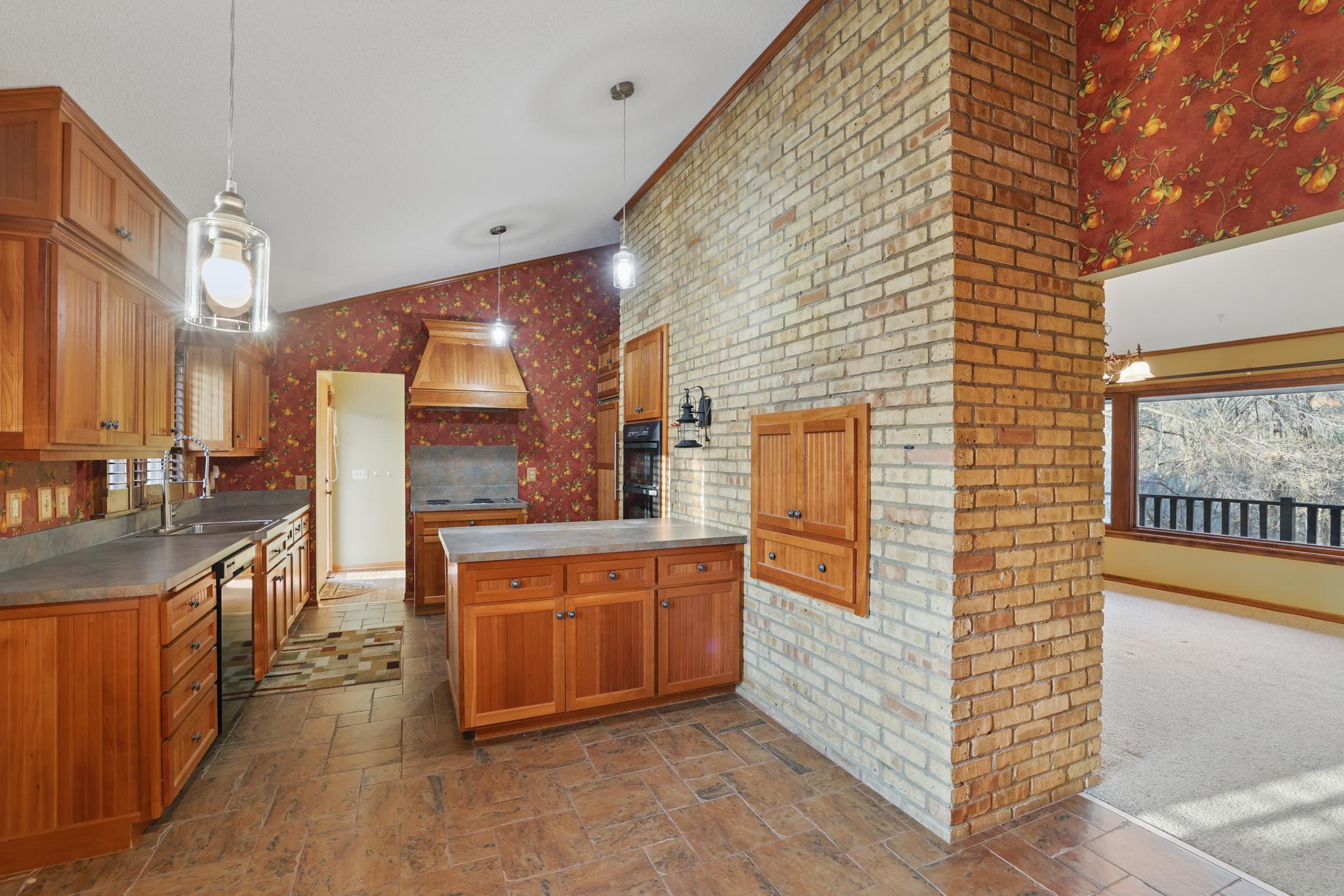 15673 Woodgate Road S