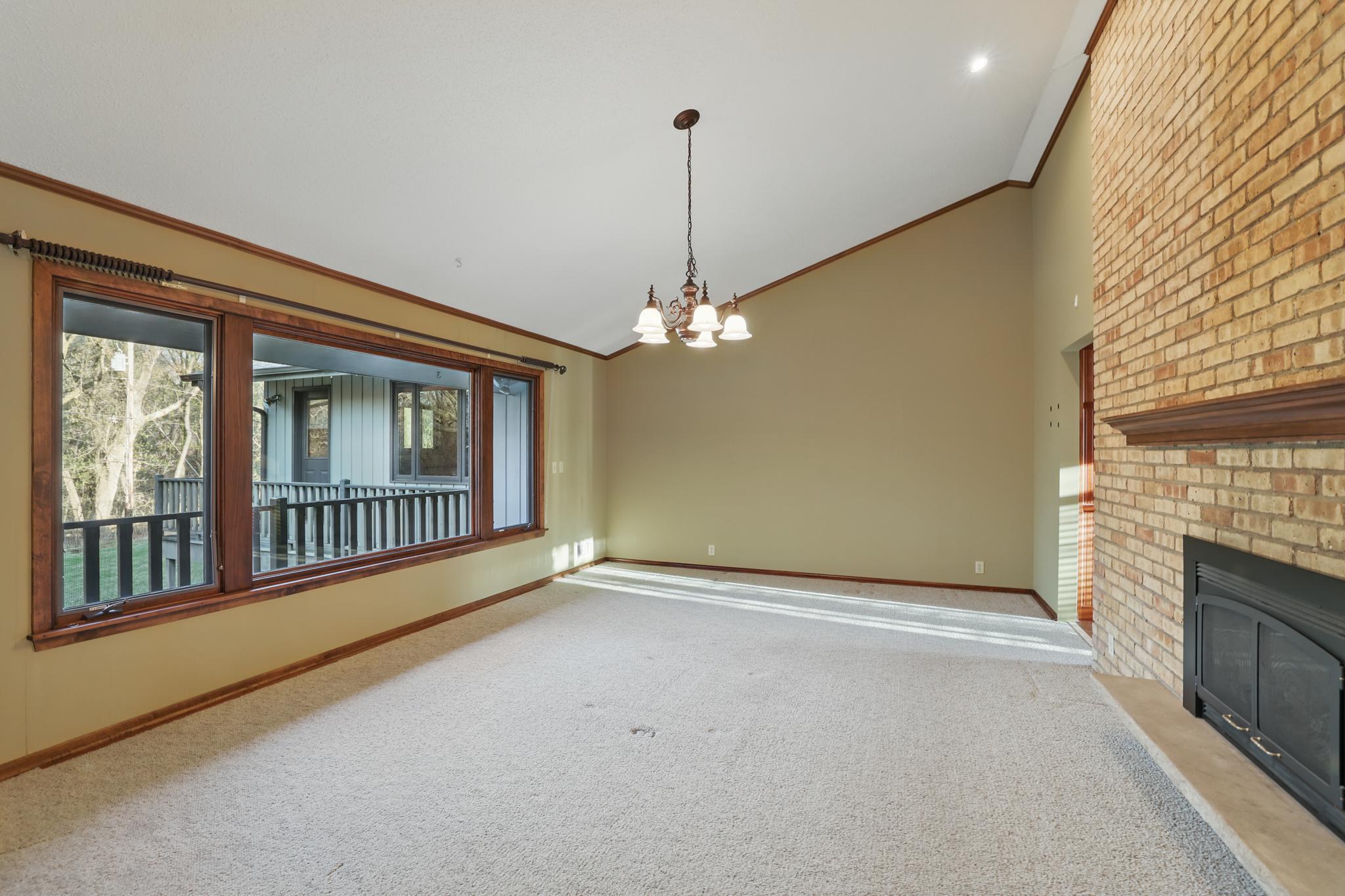 15673 Woodgate Road S