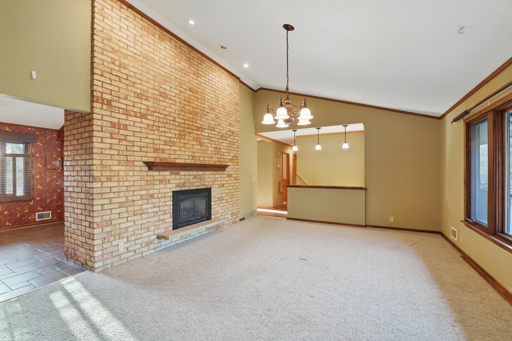 15673 Woodgate Road S