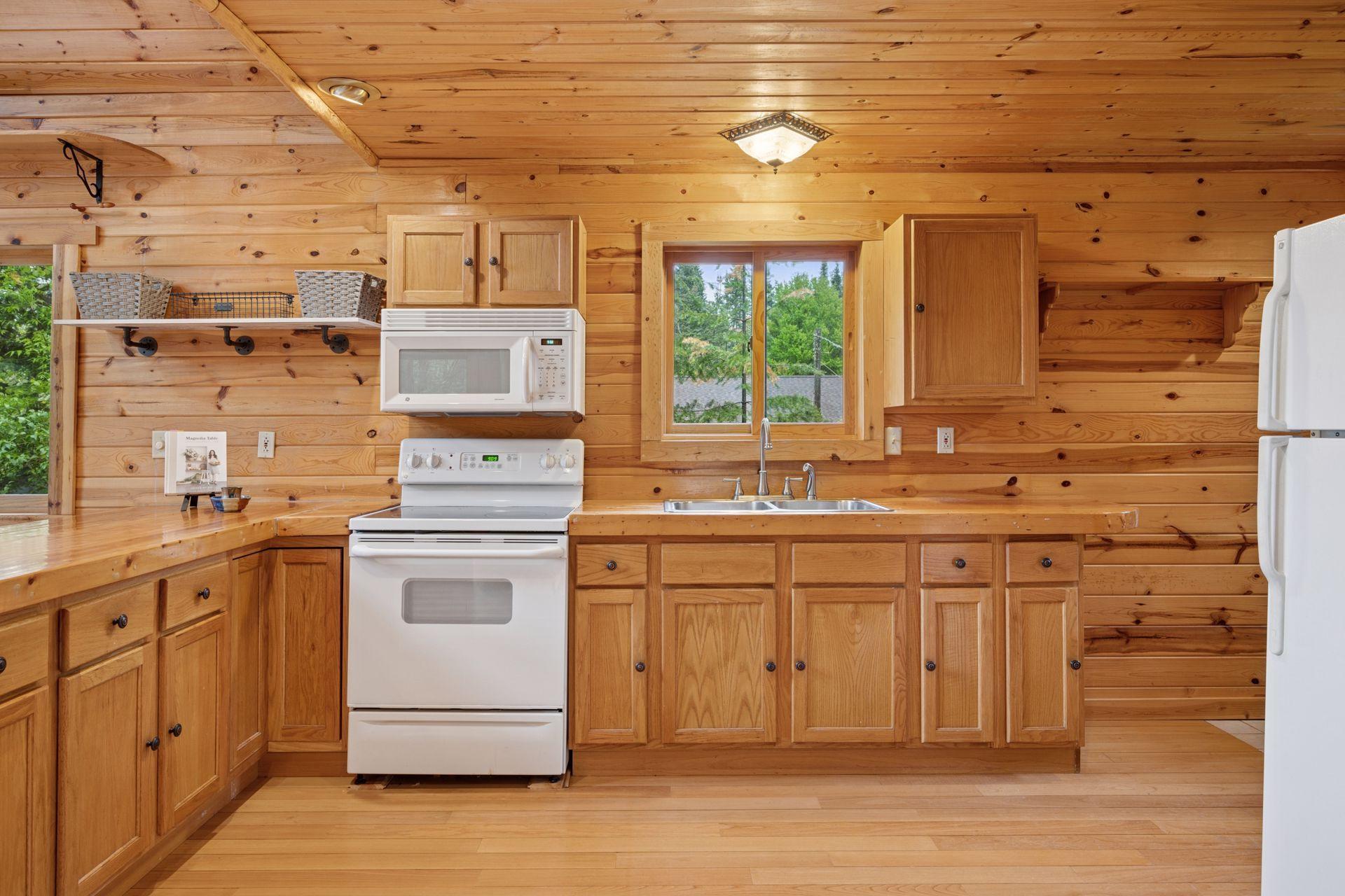 7194 Quentin Road NE