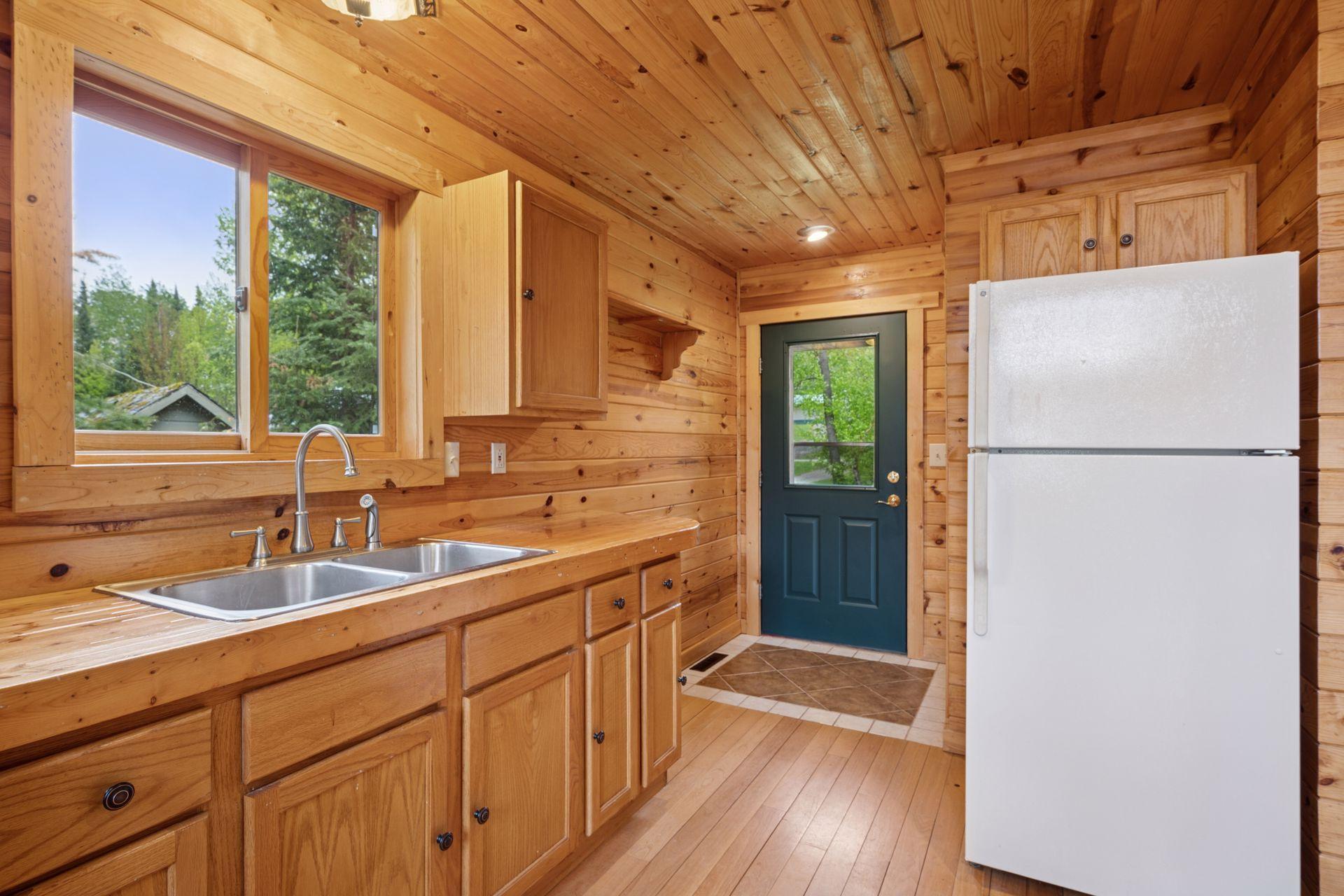 7194 Quentin Road NE