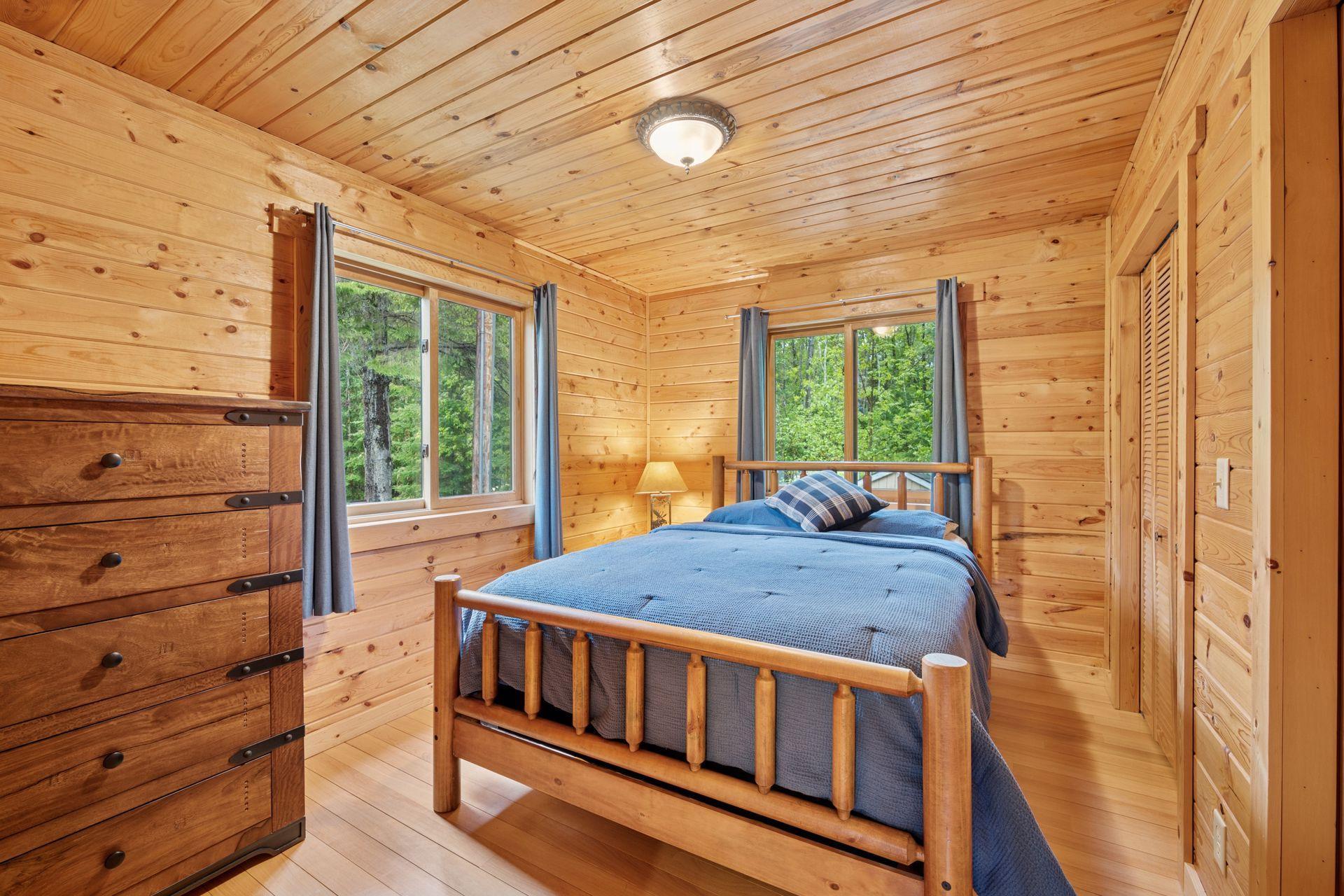 7194 Quentin Road NE