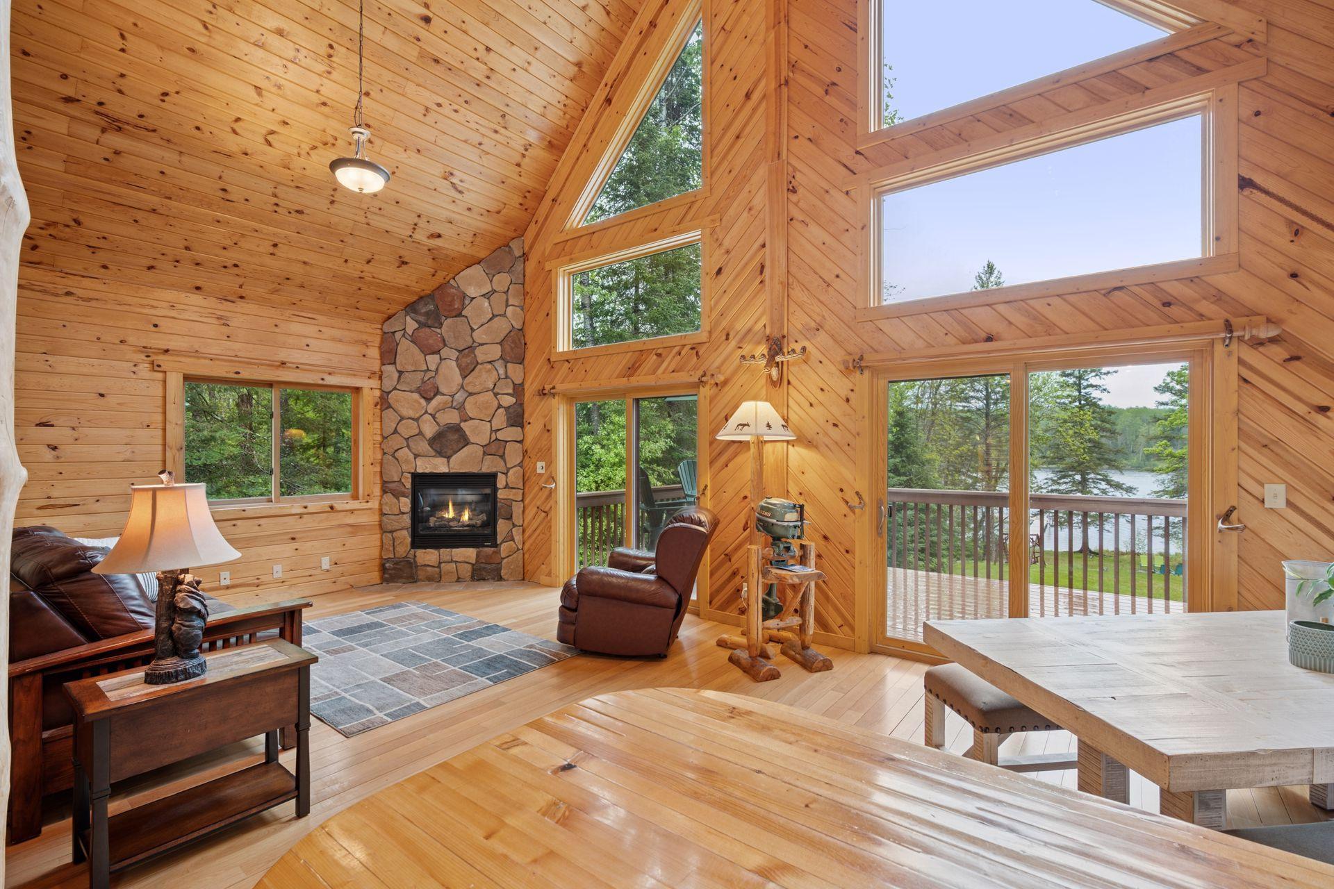 7194 Quentin Road NE