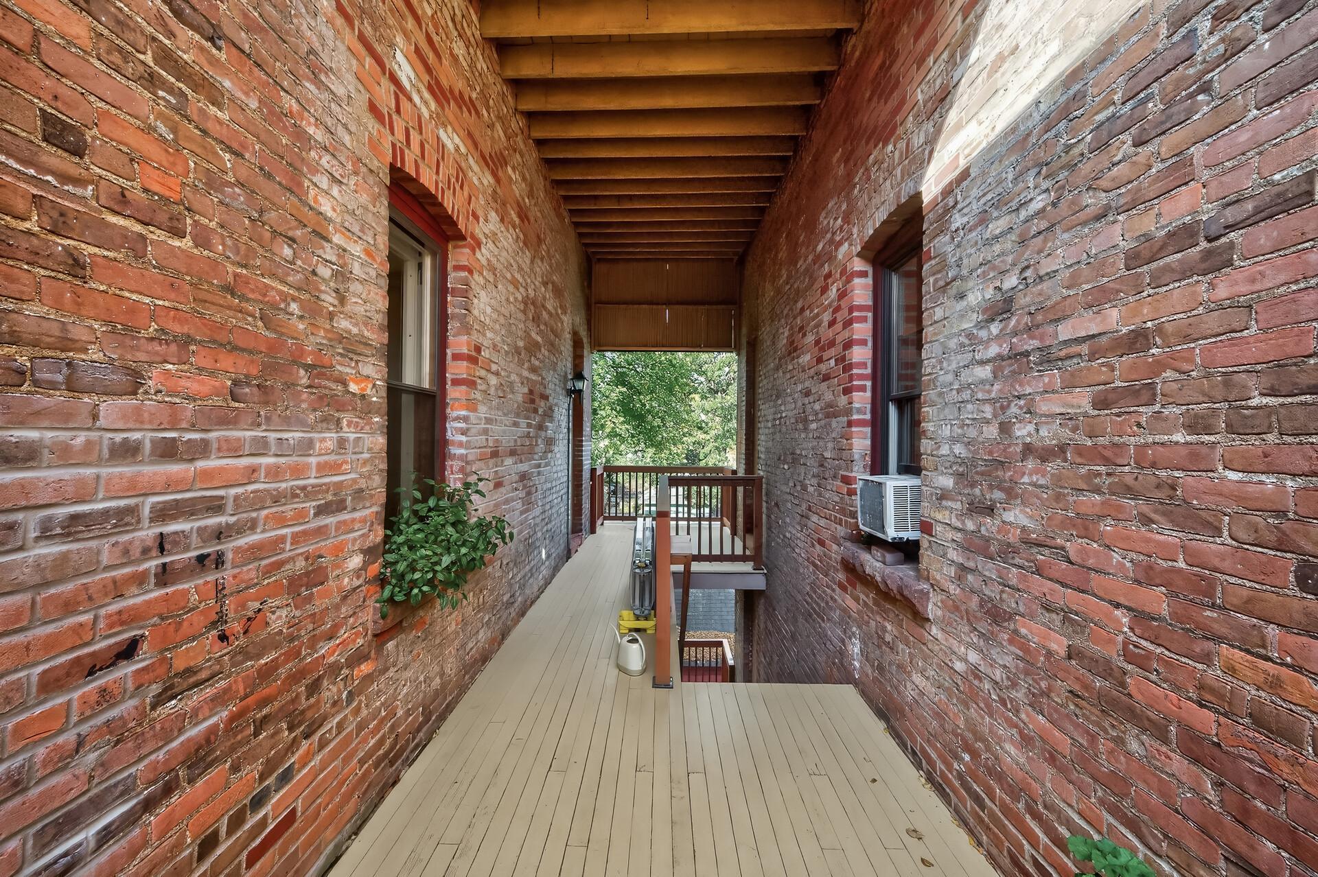 115 Western Avenue N Unit: 3M