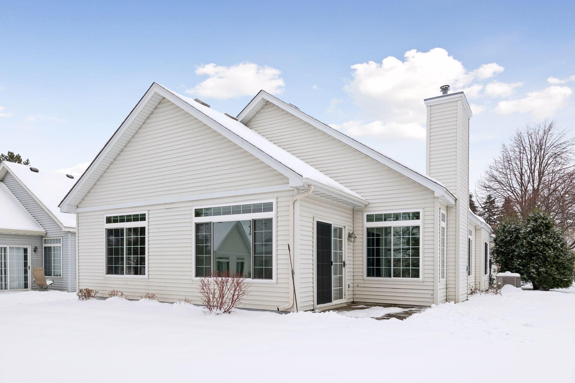 4125 Lawndale Lane N