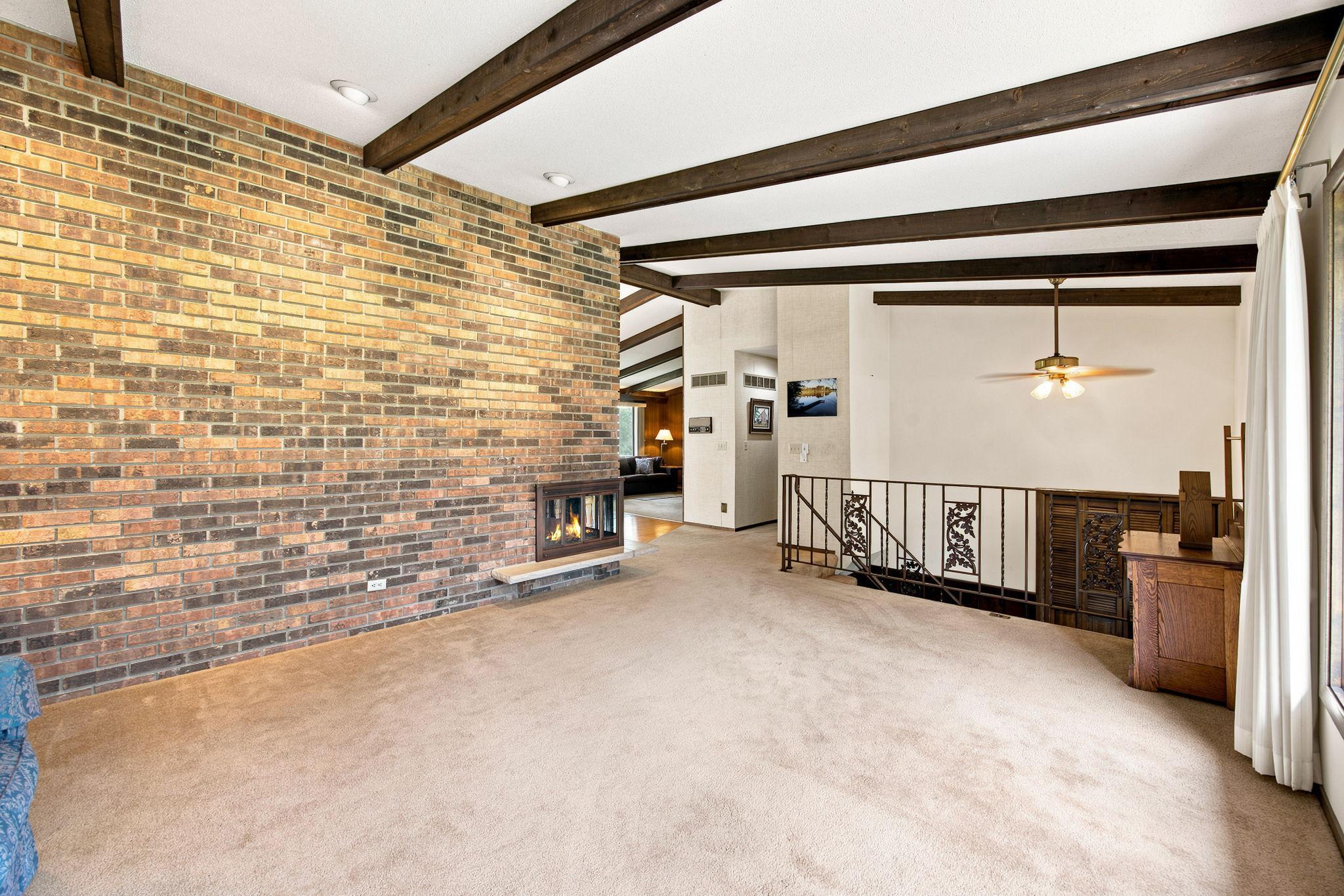 6225 Vicksburg Lane N