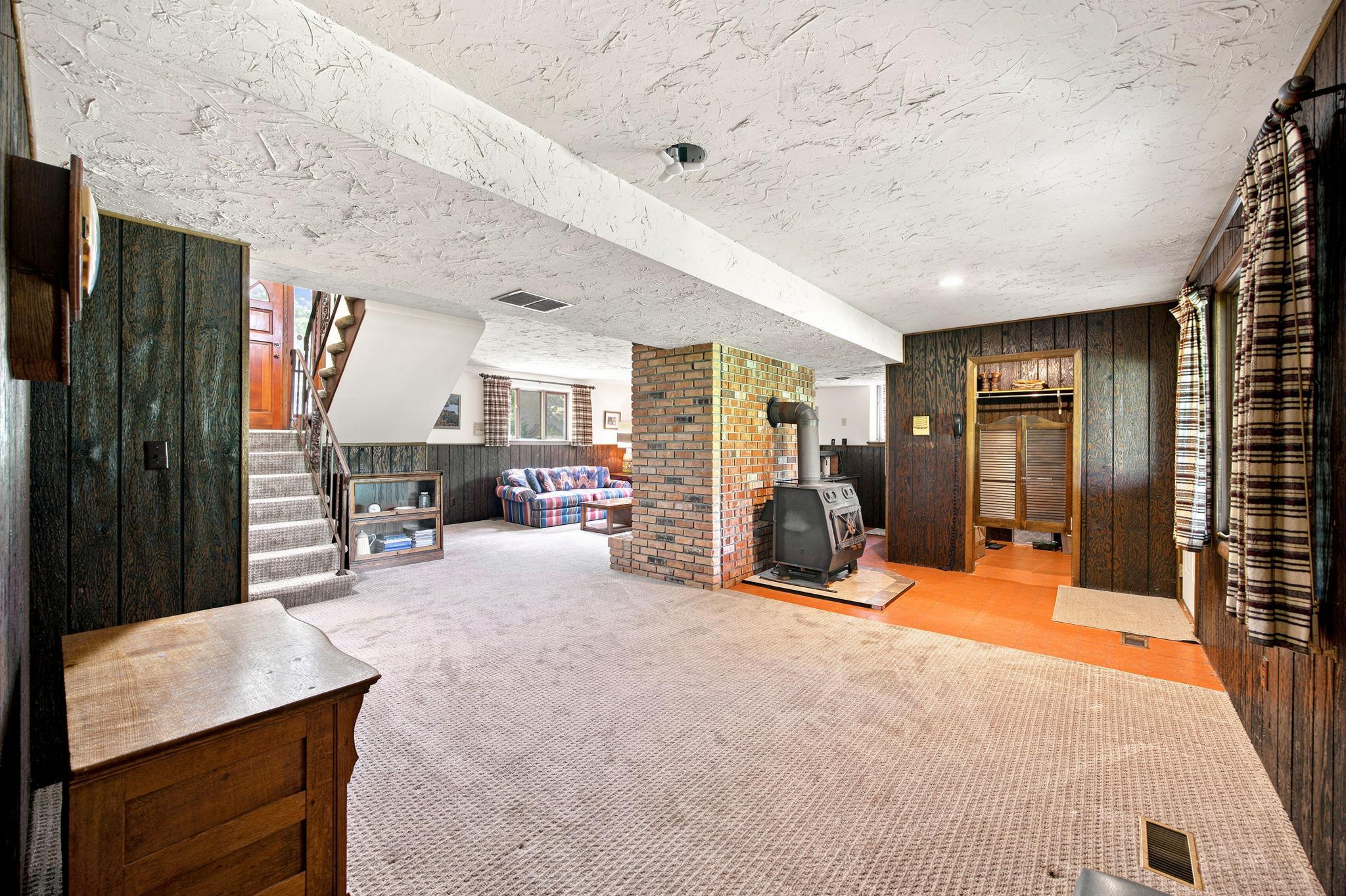 6225 Vicksburg Lane N
