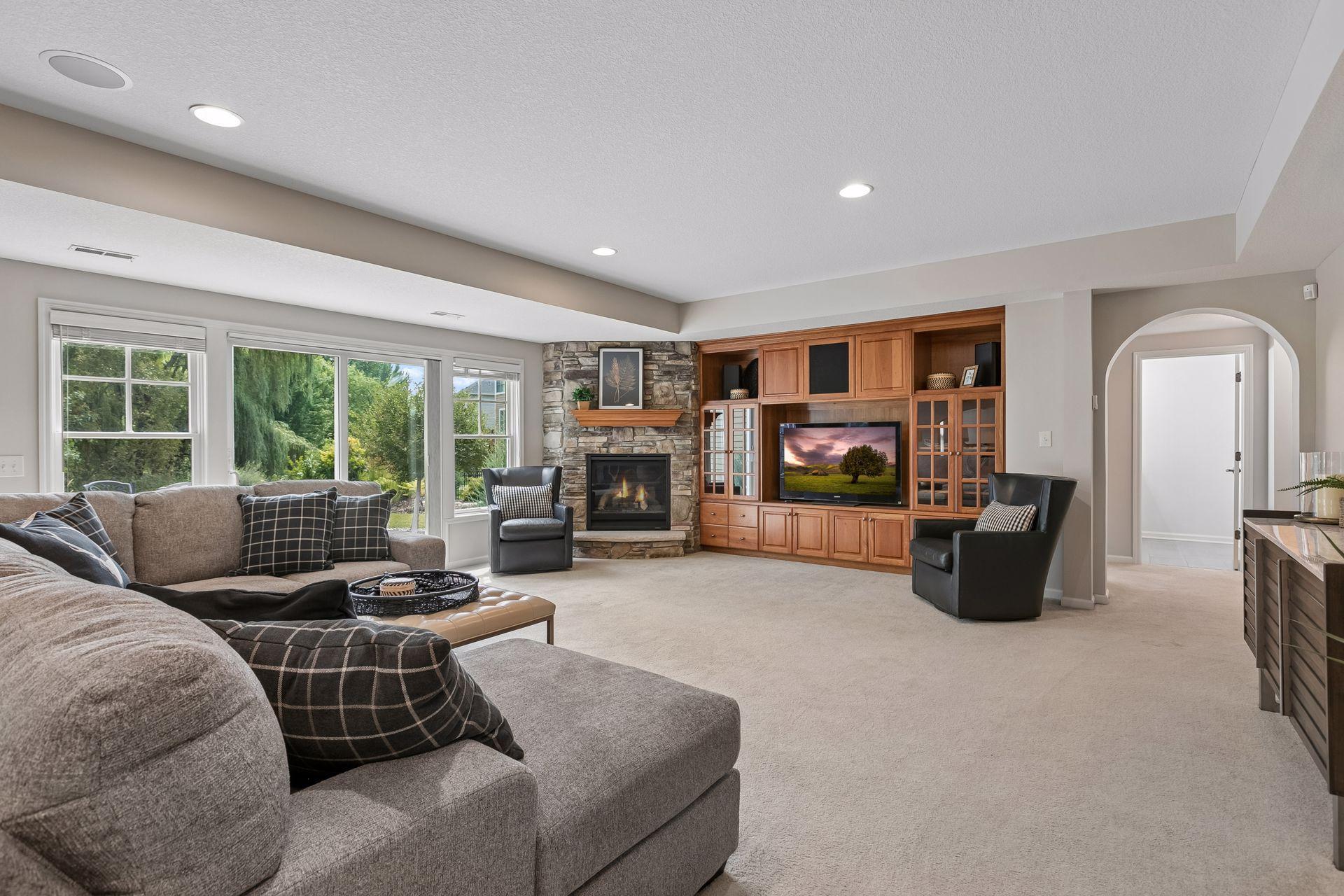 4629 Bluebell Trail N