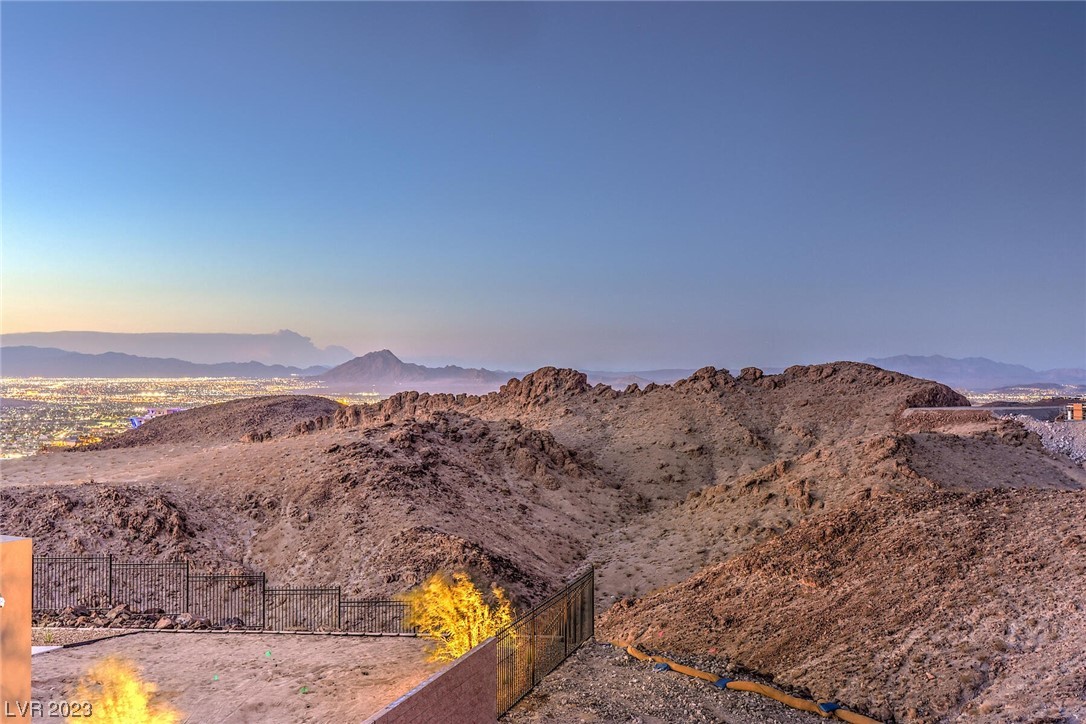 717 Dragon Peak Drive