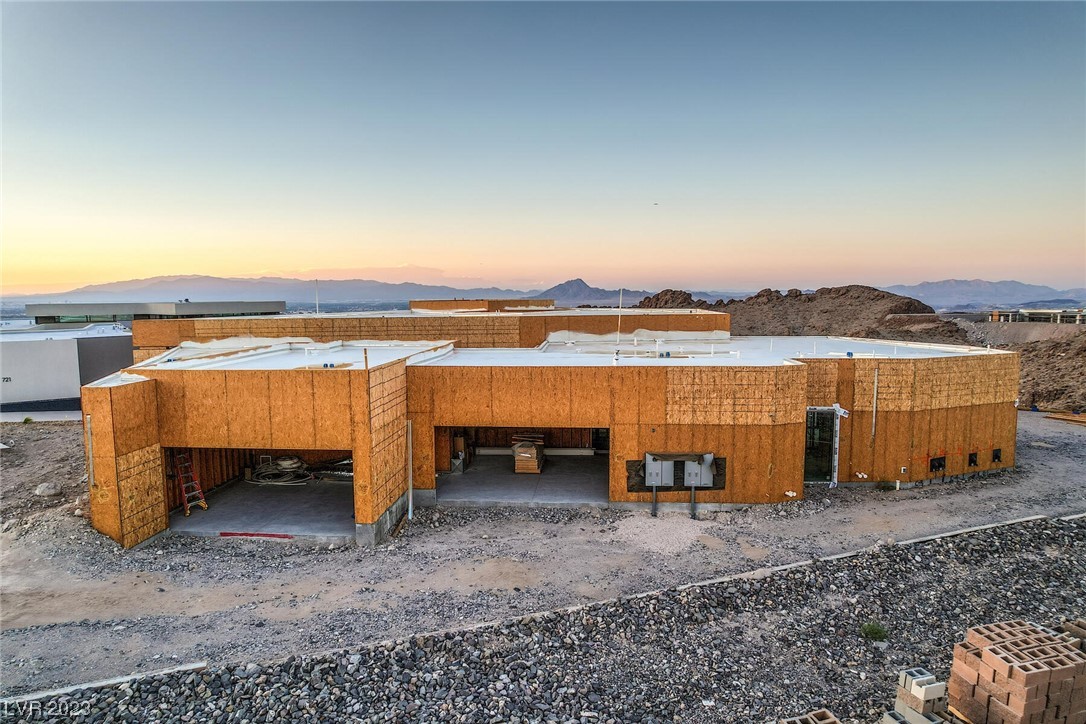 717 Dragon Peak Drive