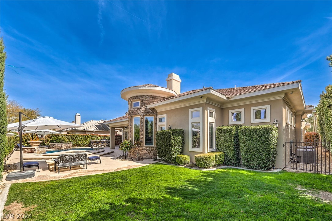 1361 Opal Valley Street